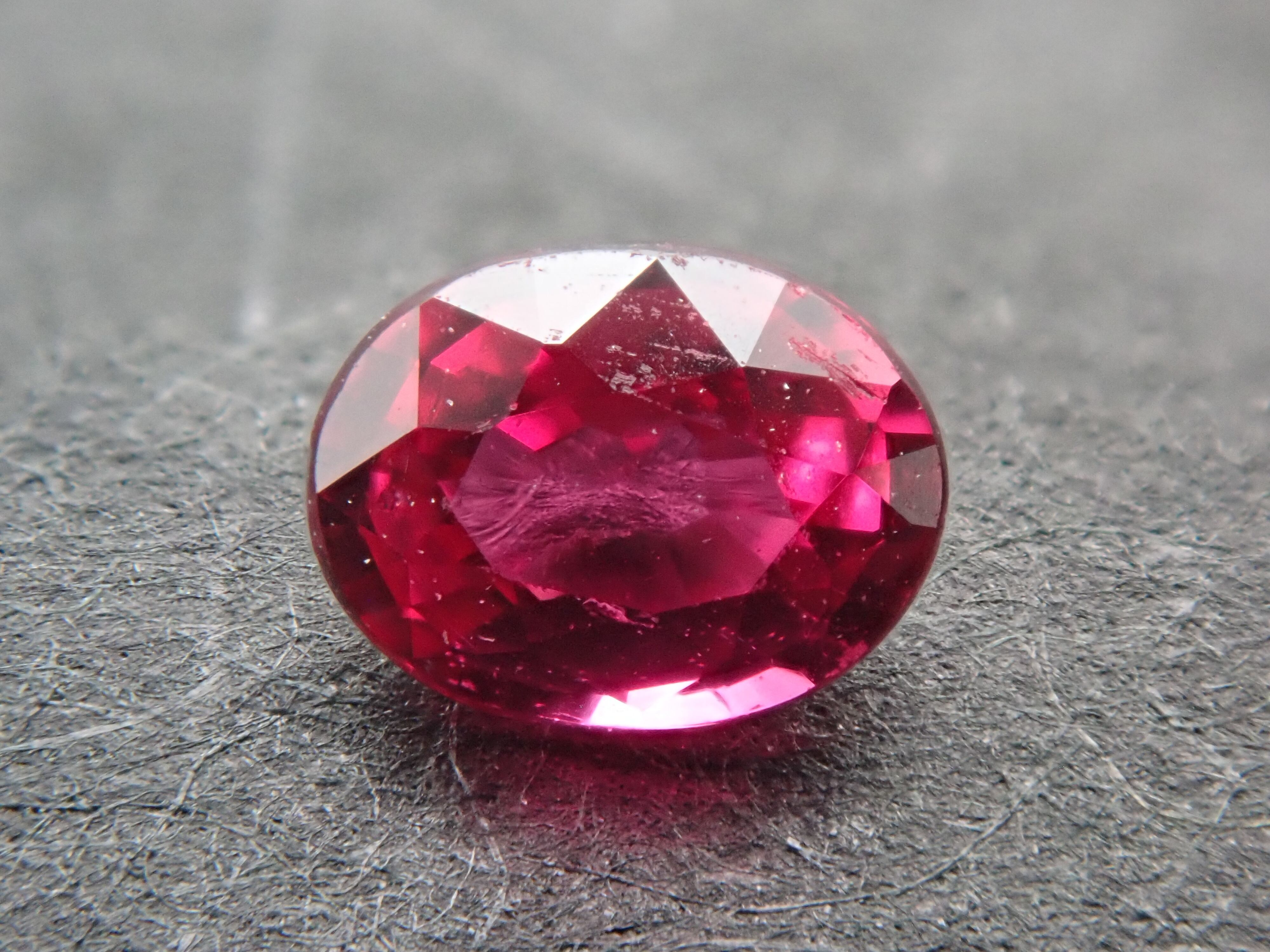 スリランカ産レッドスピネル 0.252ct | Gem Shop Urcaguary