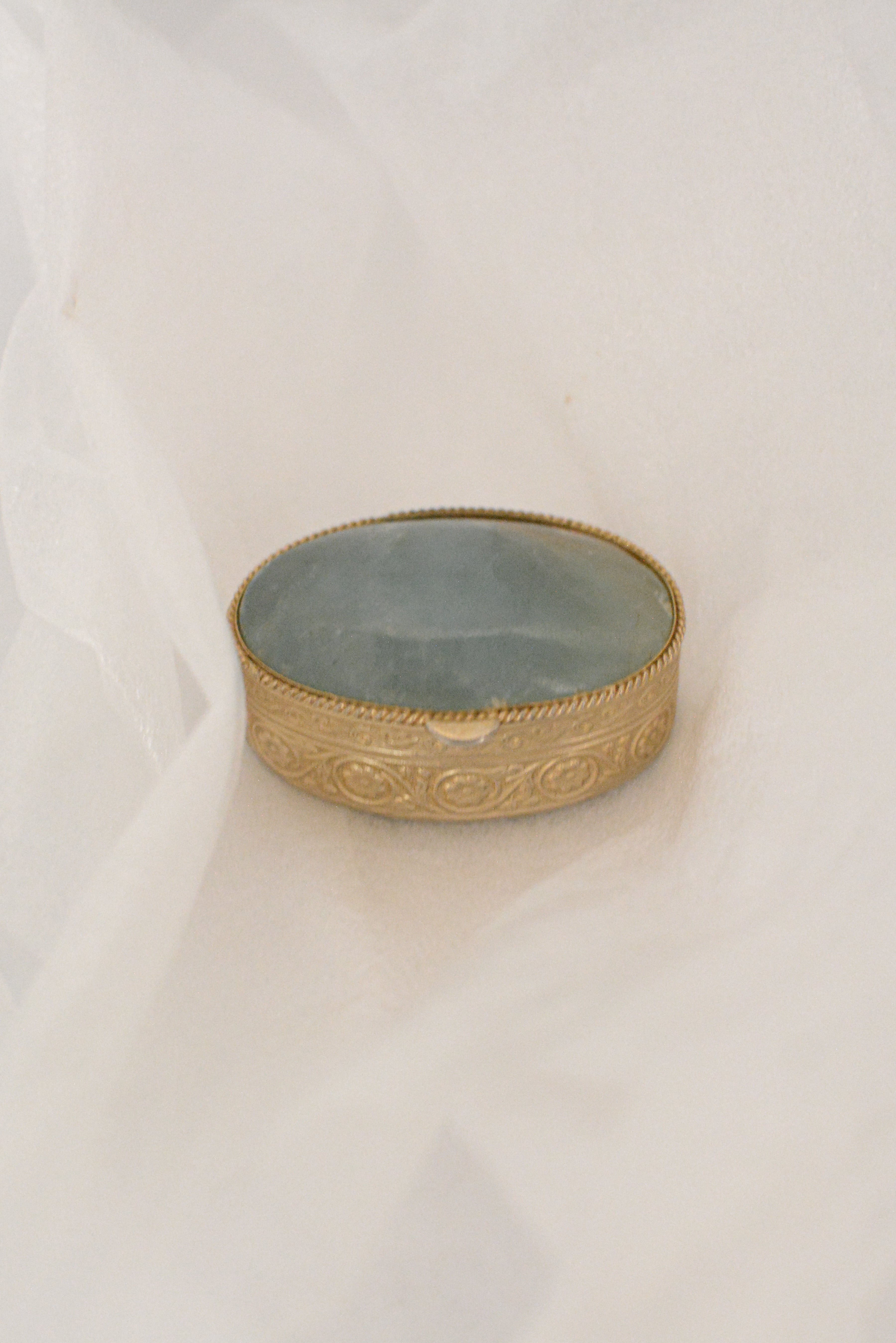 vintage  pill box Éclat de Lune