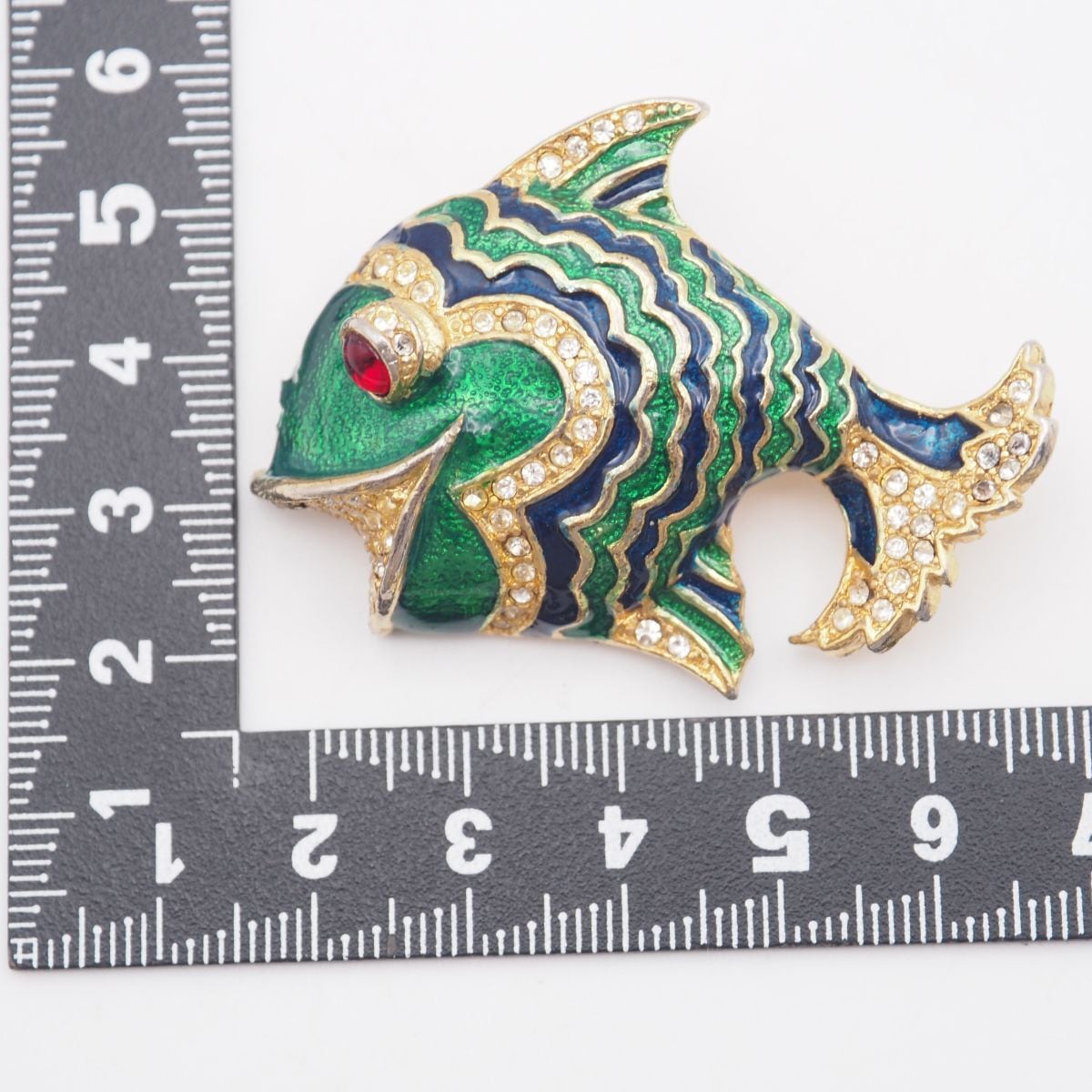 H257 ブローチ 魚 フィッシュ グリーンエナメル ラインストーン