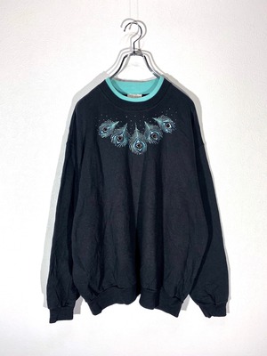刺繍モチーフスウェット 孔雀の羽柄 二重襟