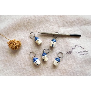 【 Prussian Blue - Little House E 】 陶ステッチ マーカー (Handmade Ceramic Stitch Markers)