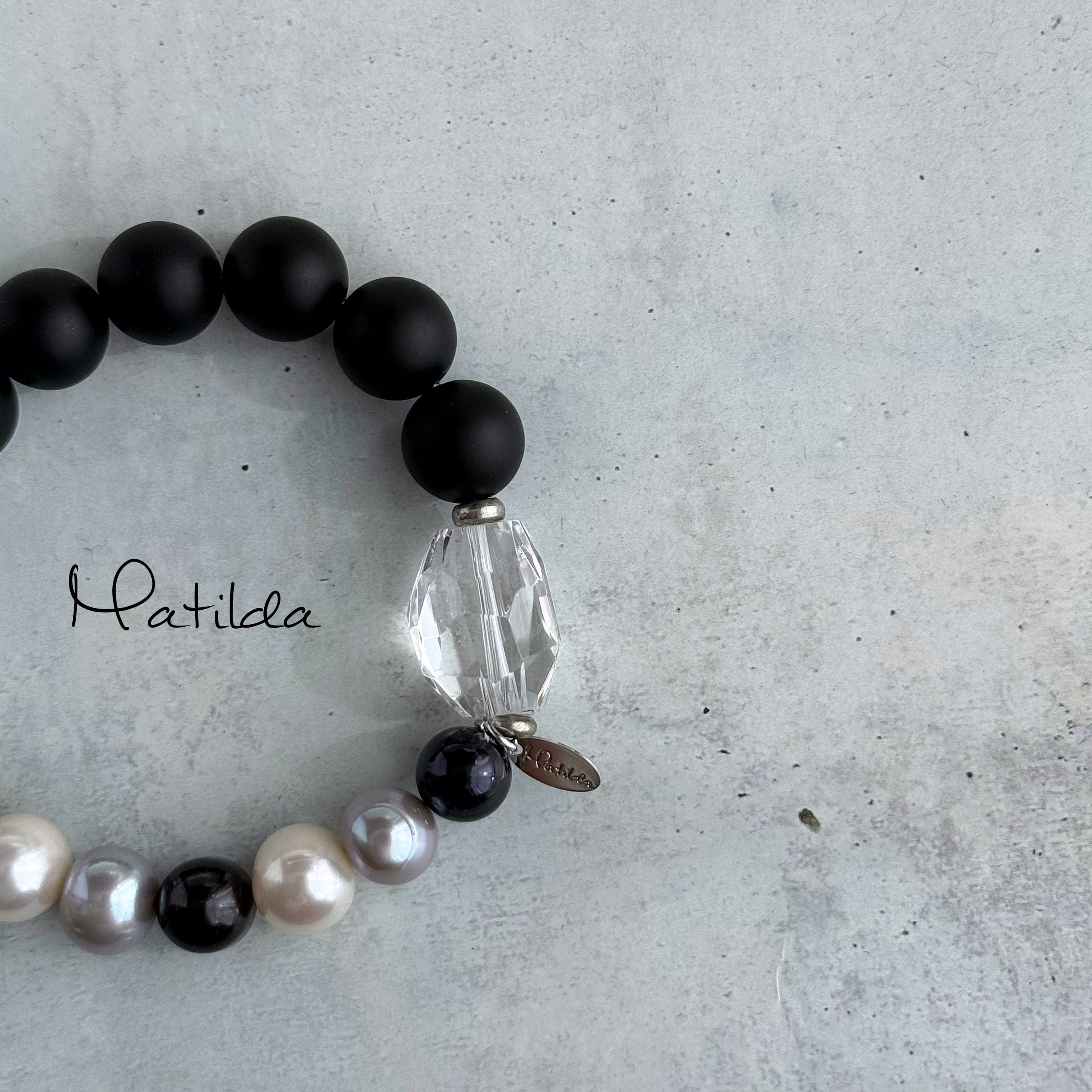 The 'Matilda' bracelet(オニキス×淡水パール×クォーツ)