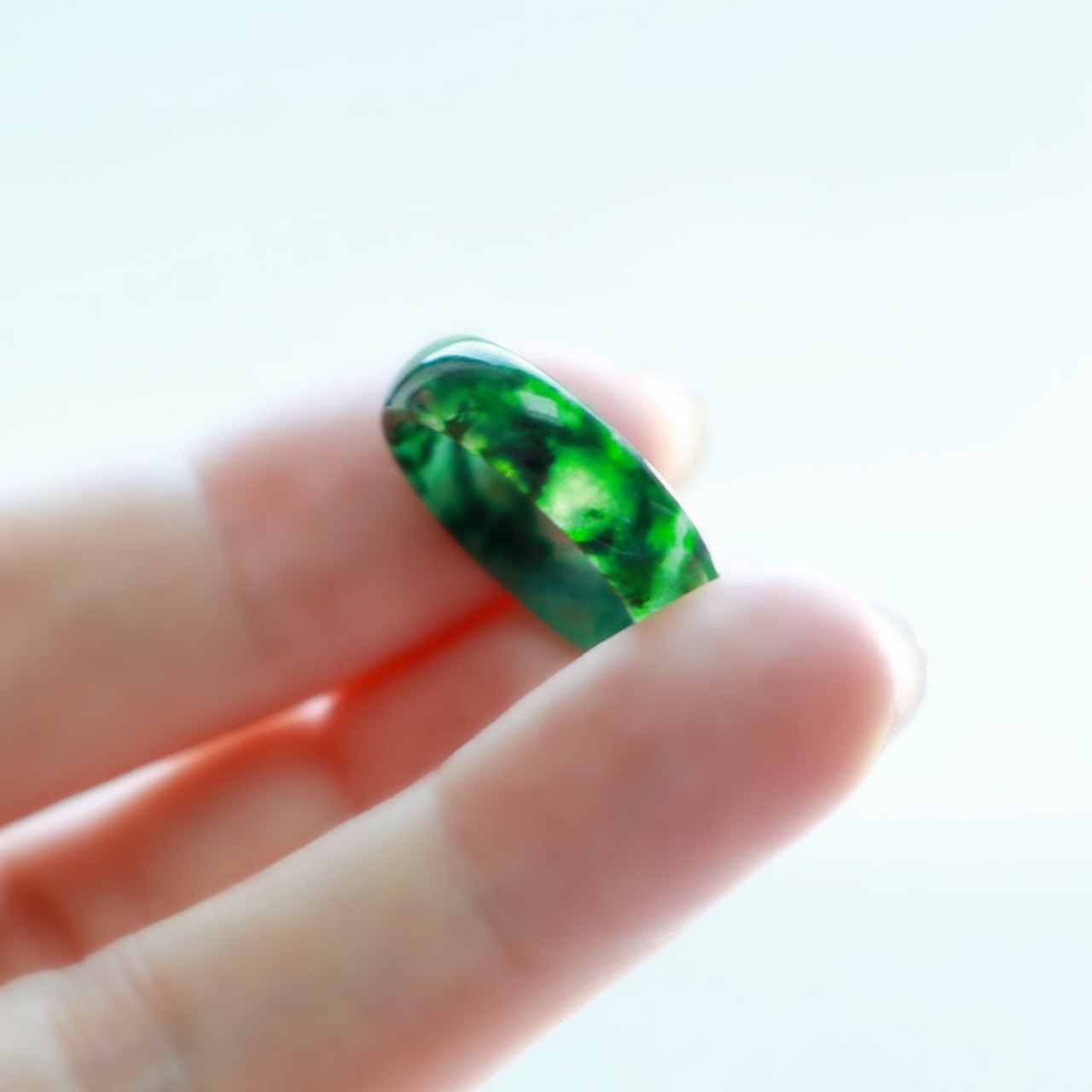 【13,5号】レアカラー翡翠くり抜き甲丸リング A貨翡翠 jd_rg2070