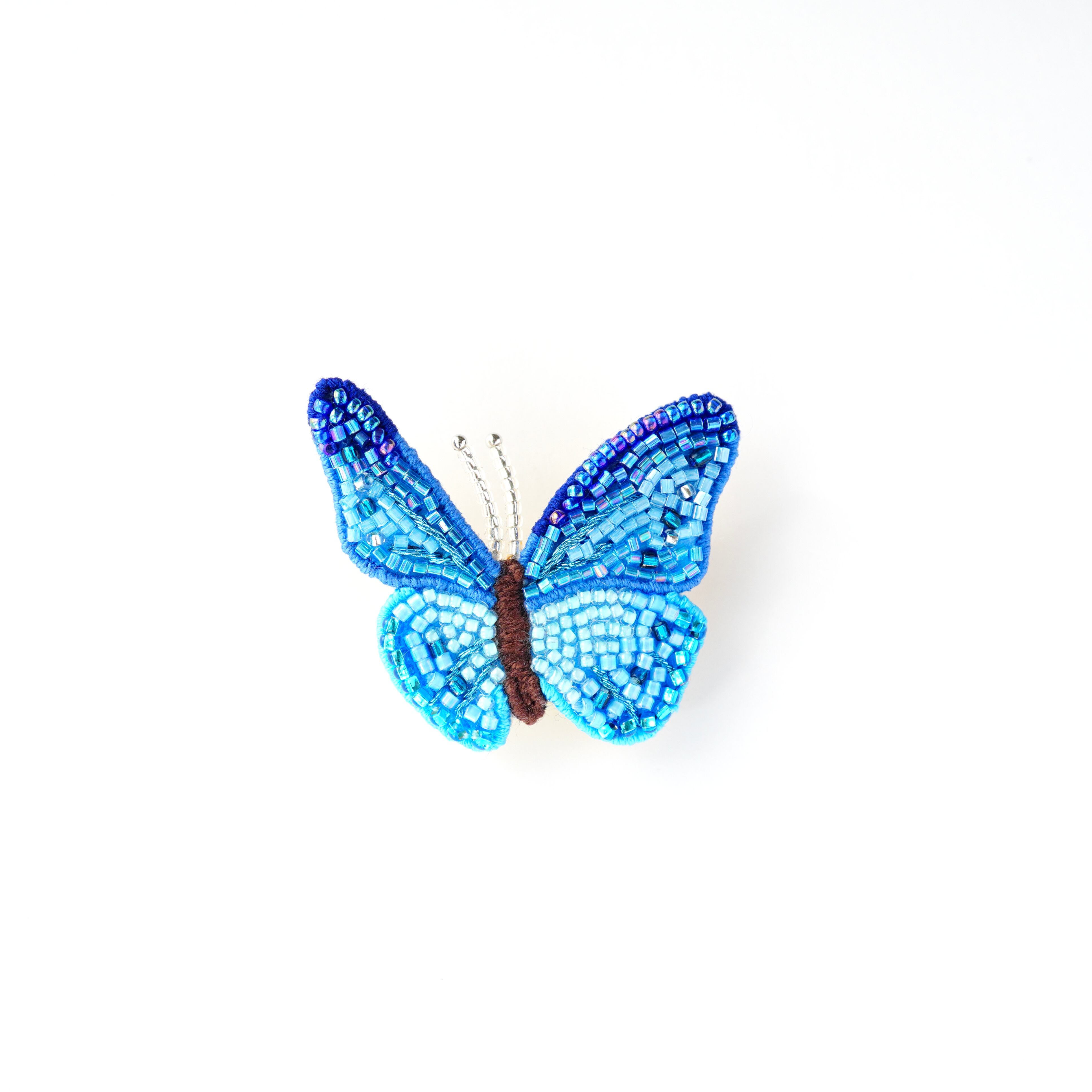 青い蝶々のブローチ ビーズ刺繍 | Pay ID