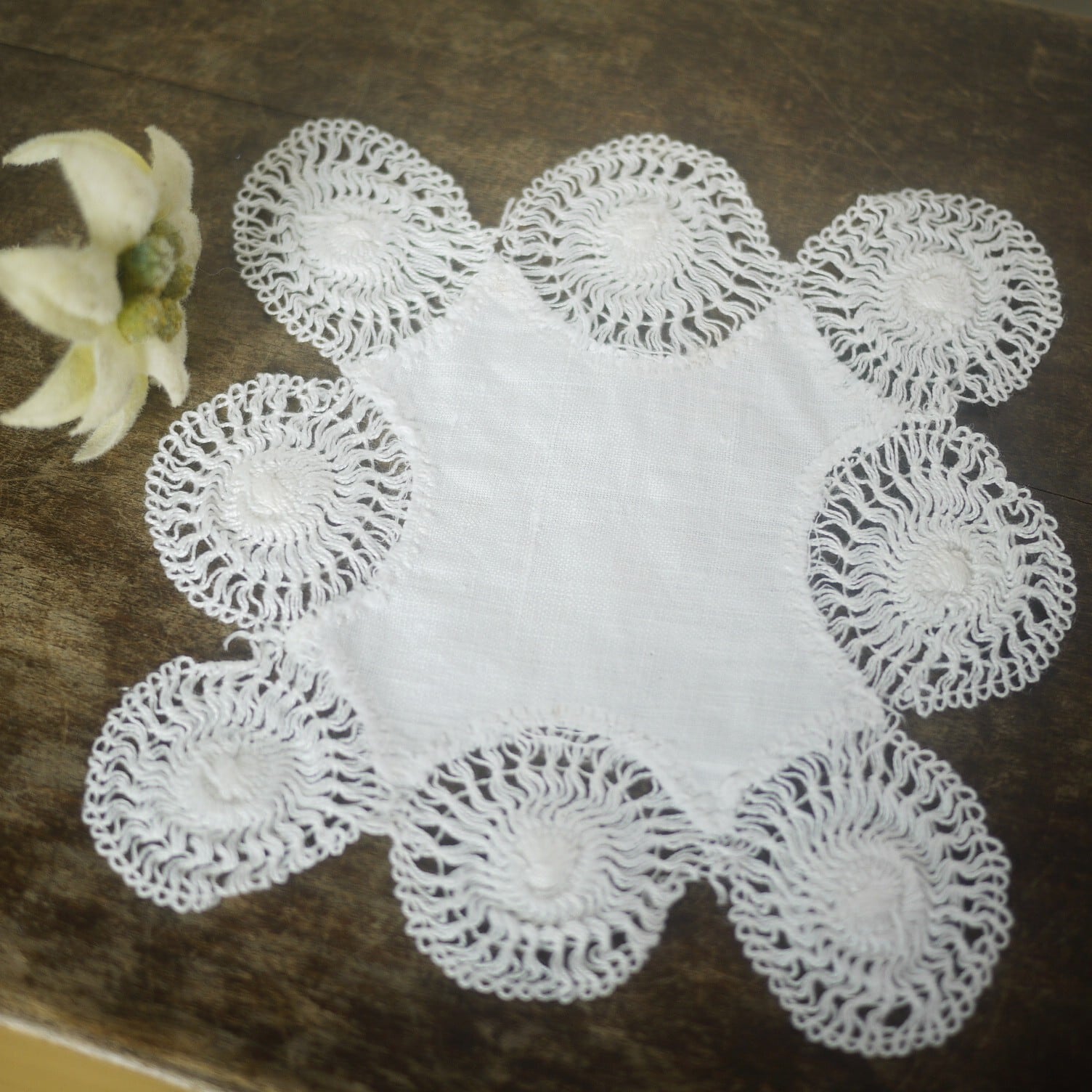 テネリフレース 白いドイリー ドイツ