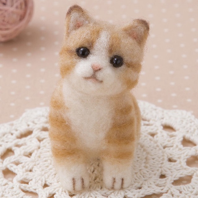 アクレーヌスターターキット 針 マット 付き 茶トラ 子猫 マスコット 手作りキット フェルト 虎猫 ぬいぐるみ 自由研究 ウェルカムドール 幸せデリバリー ギフト 結婚式アイテム 手芸用品の通販