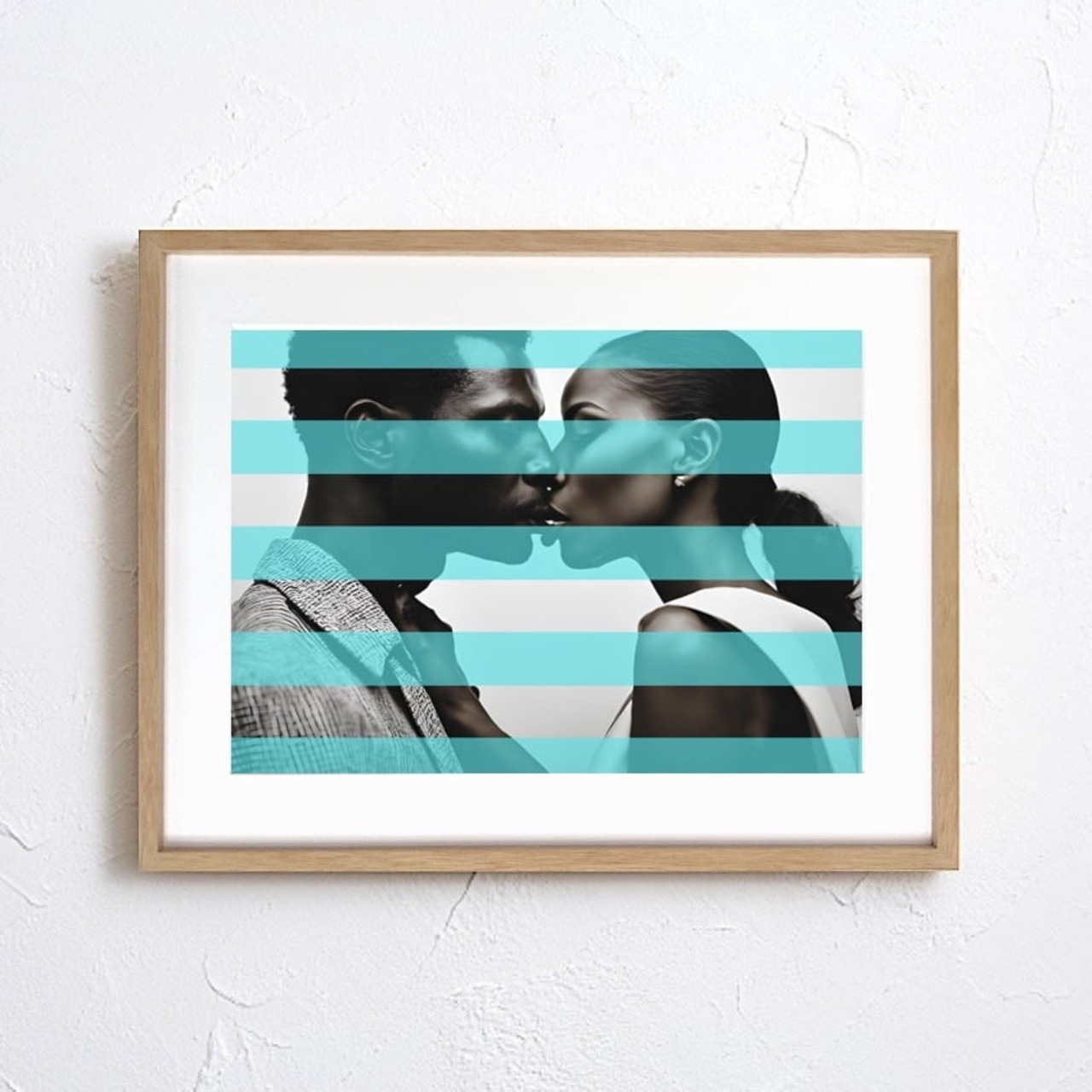 ティール・キス｜モノクロキスシーン×ティールブルーが映えるモダンアートポスター｜スタイリッシュ空間に最適｜A4ポスター