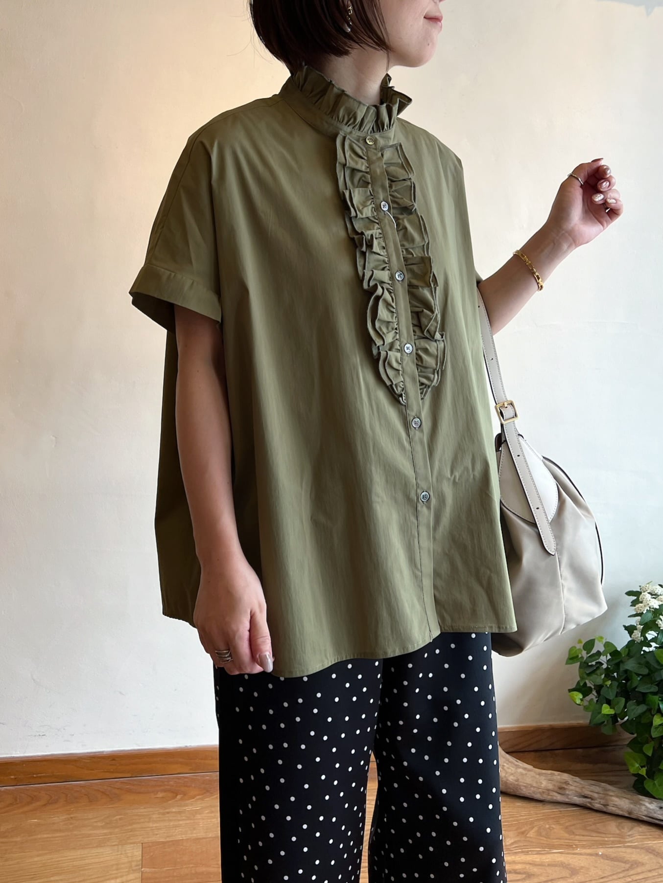 【新品タグ付き】MARGAUX VINTAGE ポケットフリルブラウス MARGAUX VINTAGE | anouk