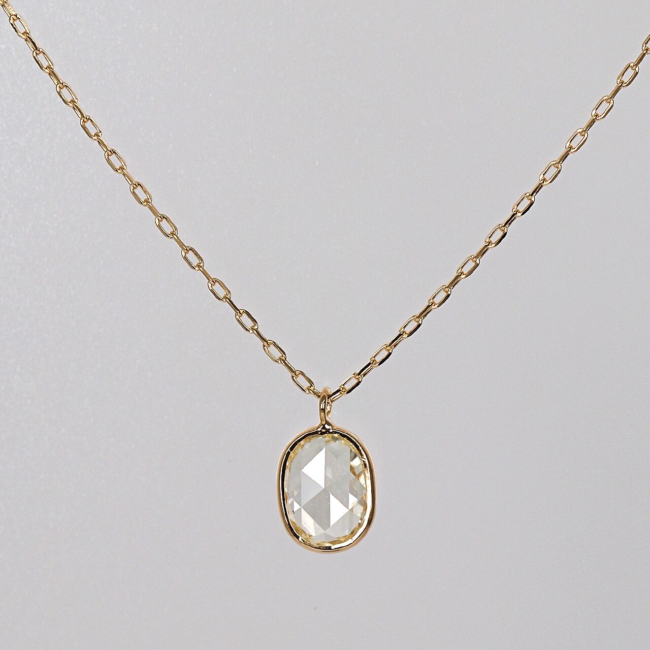 Rosecut diamond necklace / Oval