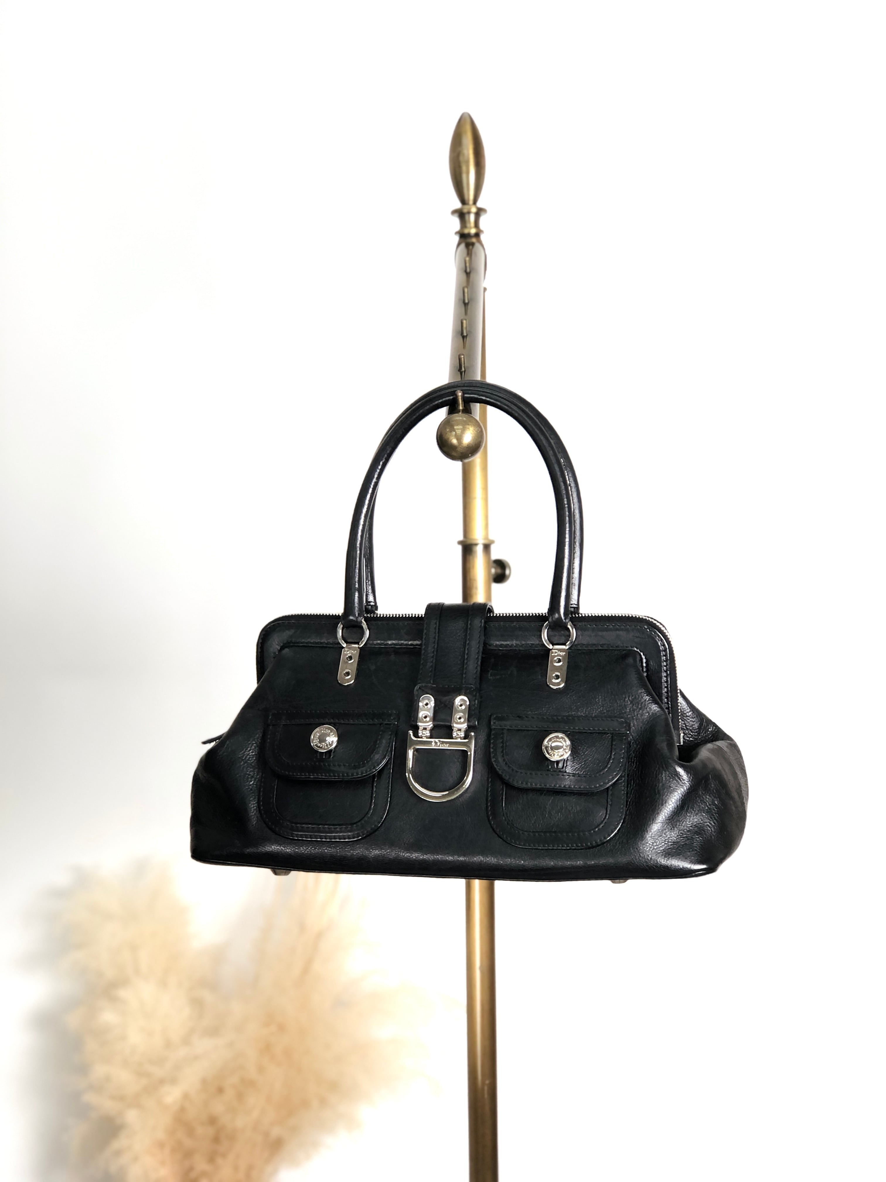 Christian Dior クリスチャン ディオール ハンドバッグ ブラック Dロゴ