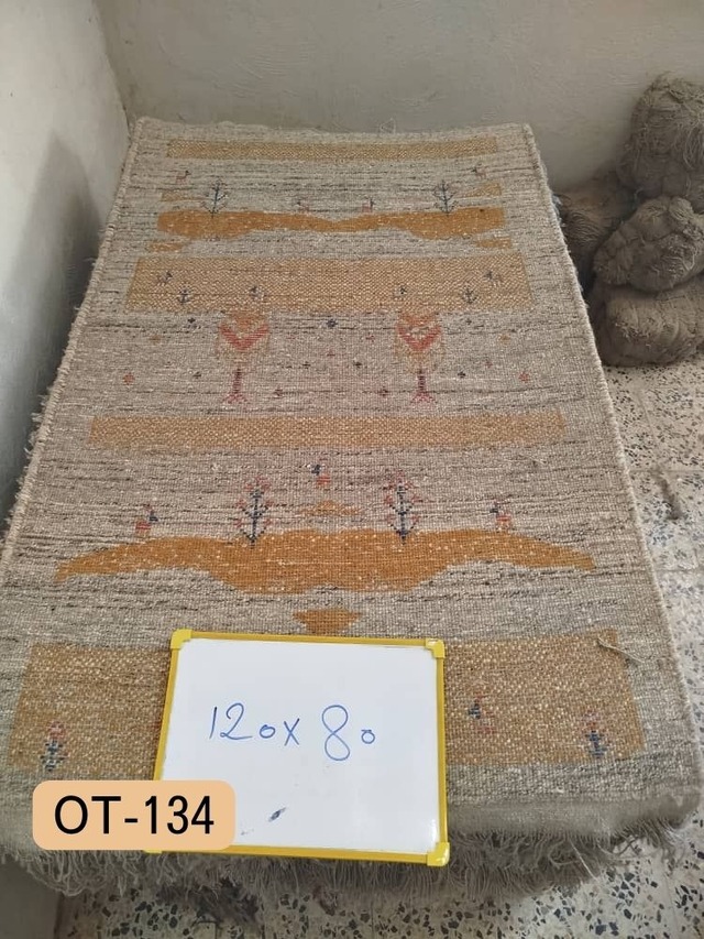 2026年 織りたてギャッベ【No.134】 ※現在、こちらの商品はイランに置いてあります。ご希望の方は先ずは在庫のご確認をお願いします。