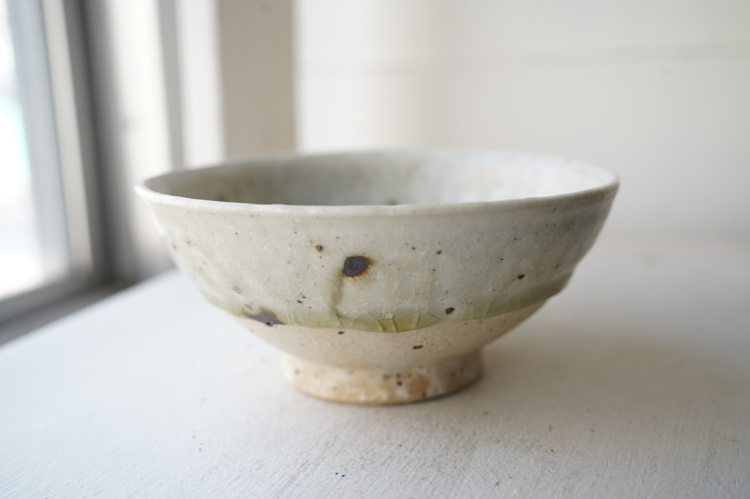 41 灰釉飯碗 中根楽 1