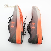 UNDER ARMOUR スニーカー 24.5cm BANDIT4 アンダーアーマー 靴 くつ シューズ チャージドバンディット4 運動 ランニング ジョギング 走る 黒 橙 紐 ブラック系 オレンジ系