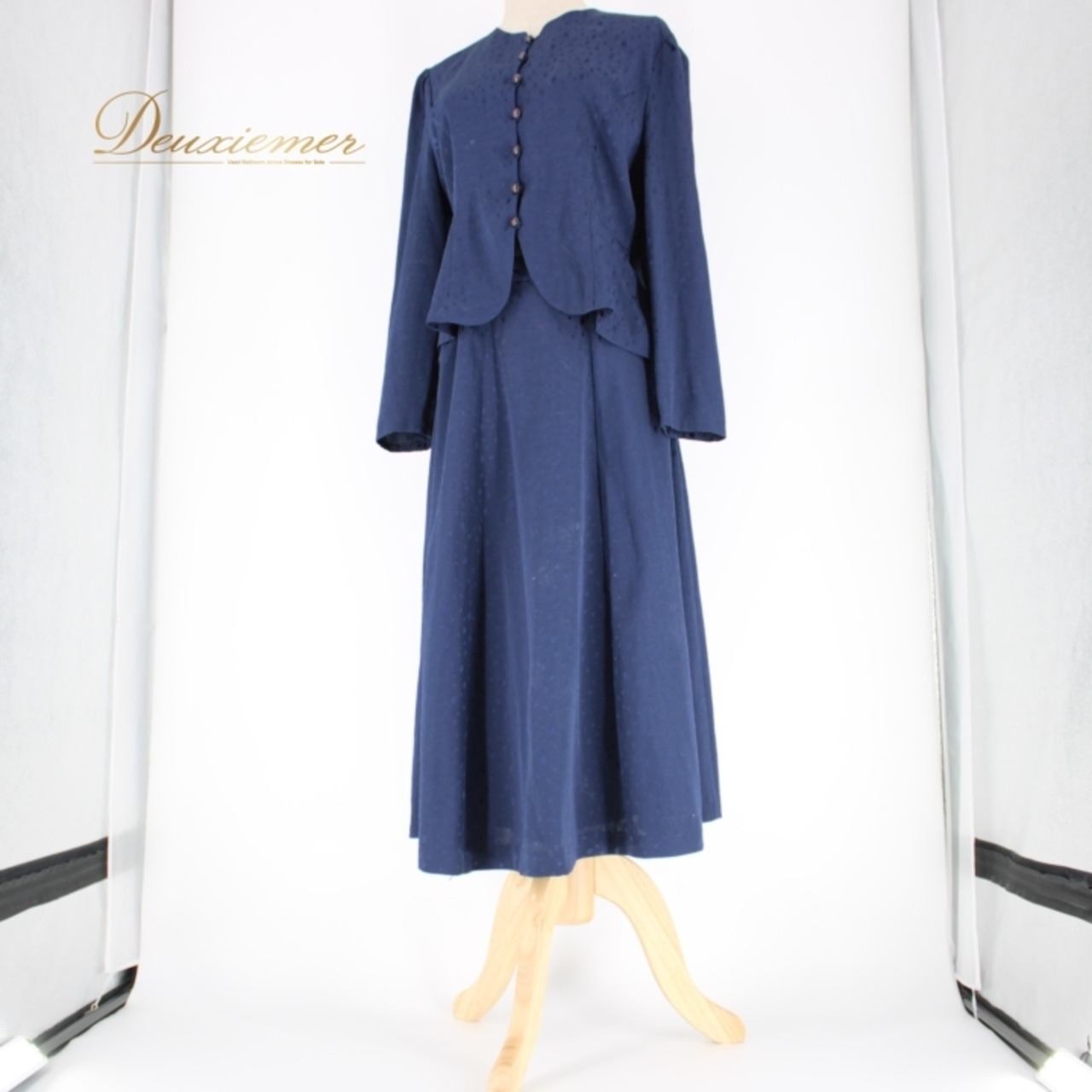 社交ダンス 衣装 スタンダード 上下セット ツーピース レッスンウェア パーティ衣装 レディース オールシーズン ネイビー系 紺 フォーマル 長袖 スカート セットアップ トップス ボタン トレンディ シンプル デザイン おしゃれ 長丈 カジュアル ポリエステル 学校 イベント 体型カバー 練習用 着心地 軽量 センス ワンピース 大人 女性用 フィット感