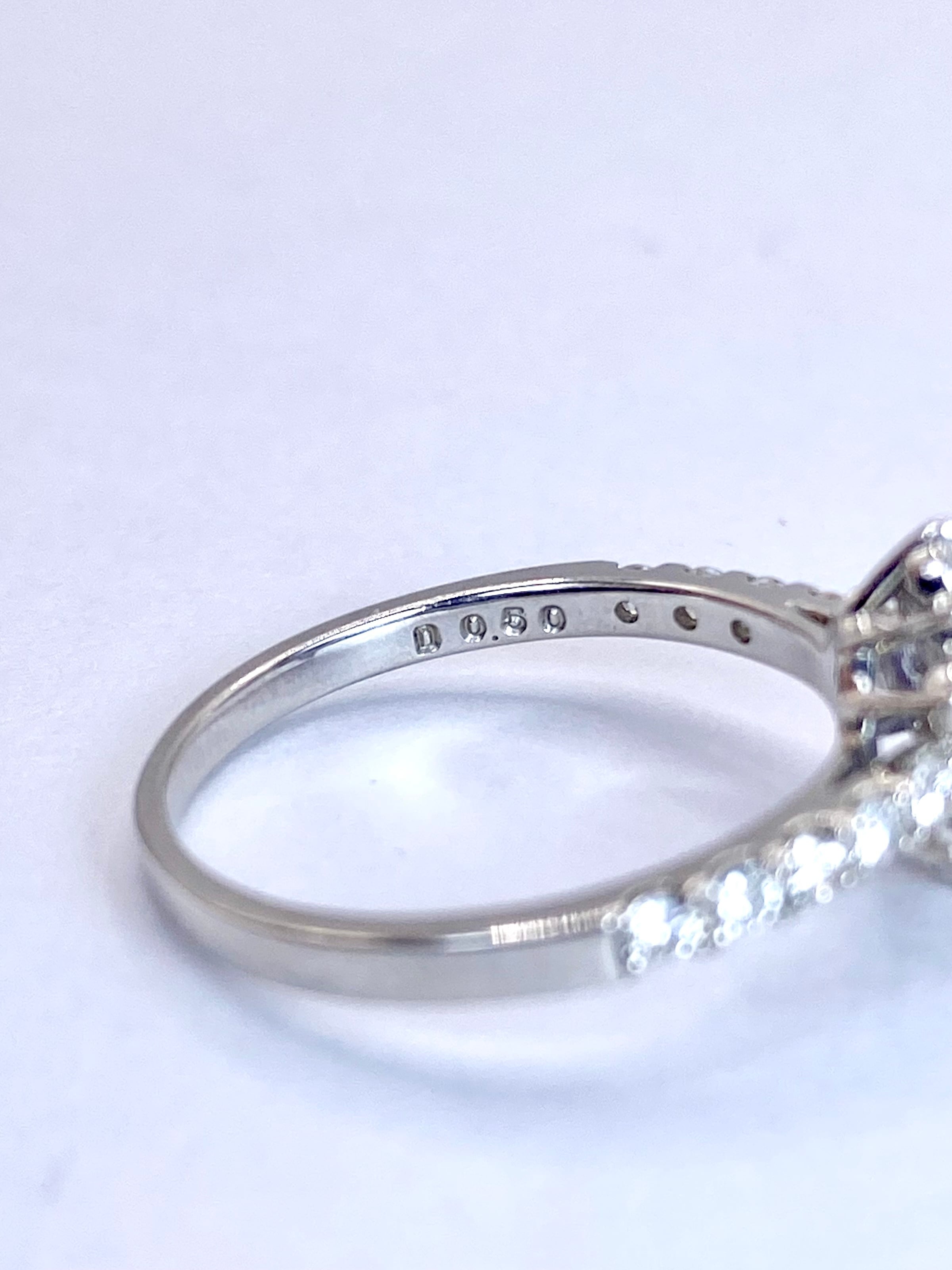 ロイヤルブルーサファイア 0.78ct / ダイヤモンド 計0.5ct Pt900