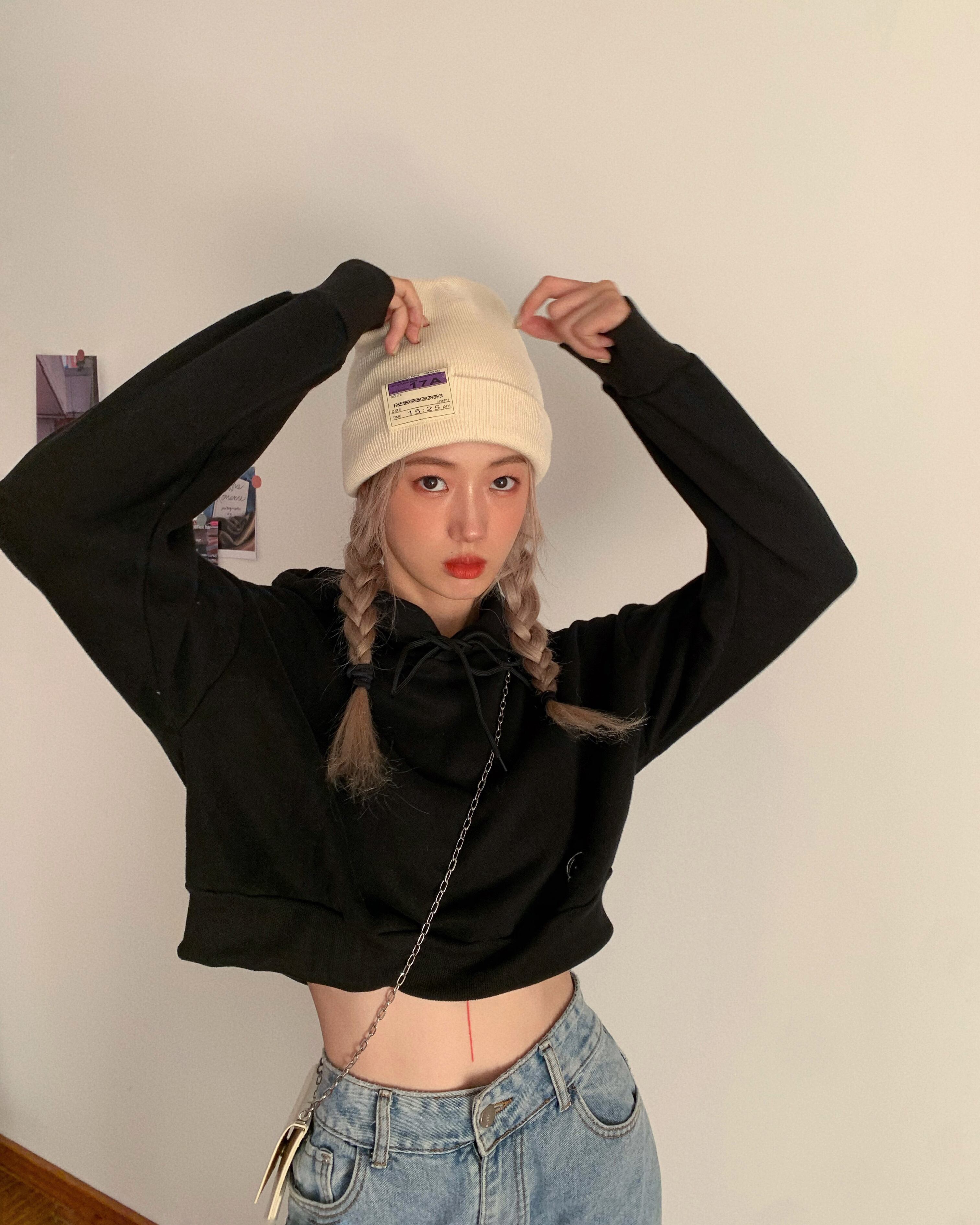 セーター オータムウィンターベルベットショートハイウェストウェストルーズブラックフードトップス 秋物 冬物 ブラックストロベリース87128613321