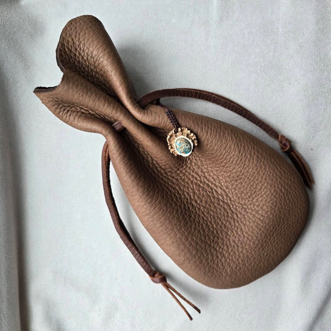 オーダー専用 鹿革の巾着、角笛ストラップ、鹿の角ファイヤーアゲート 
