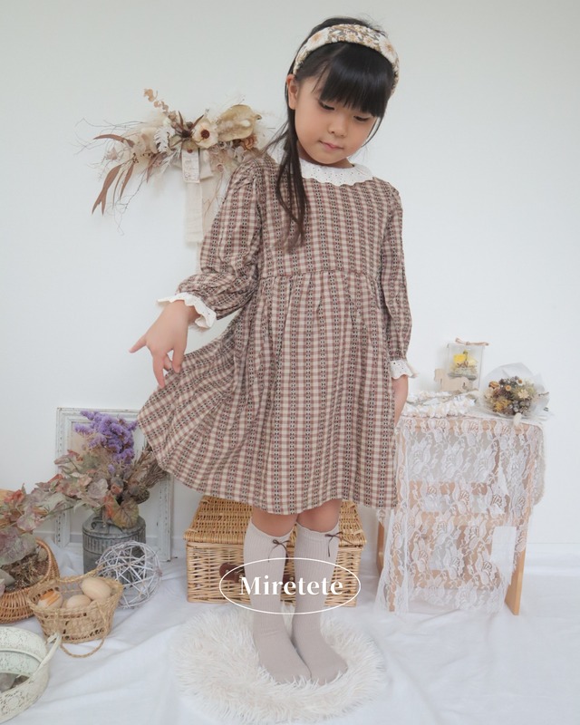 【取寄】珍しい総刺繍柄が高見えするレースフリル付きワンピース