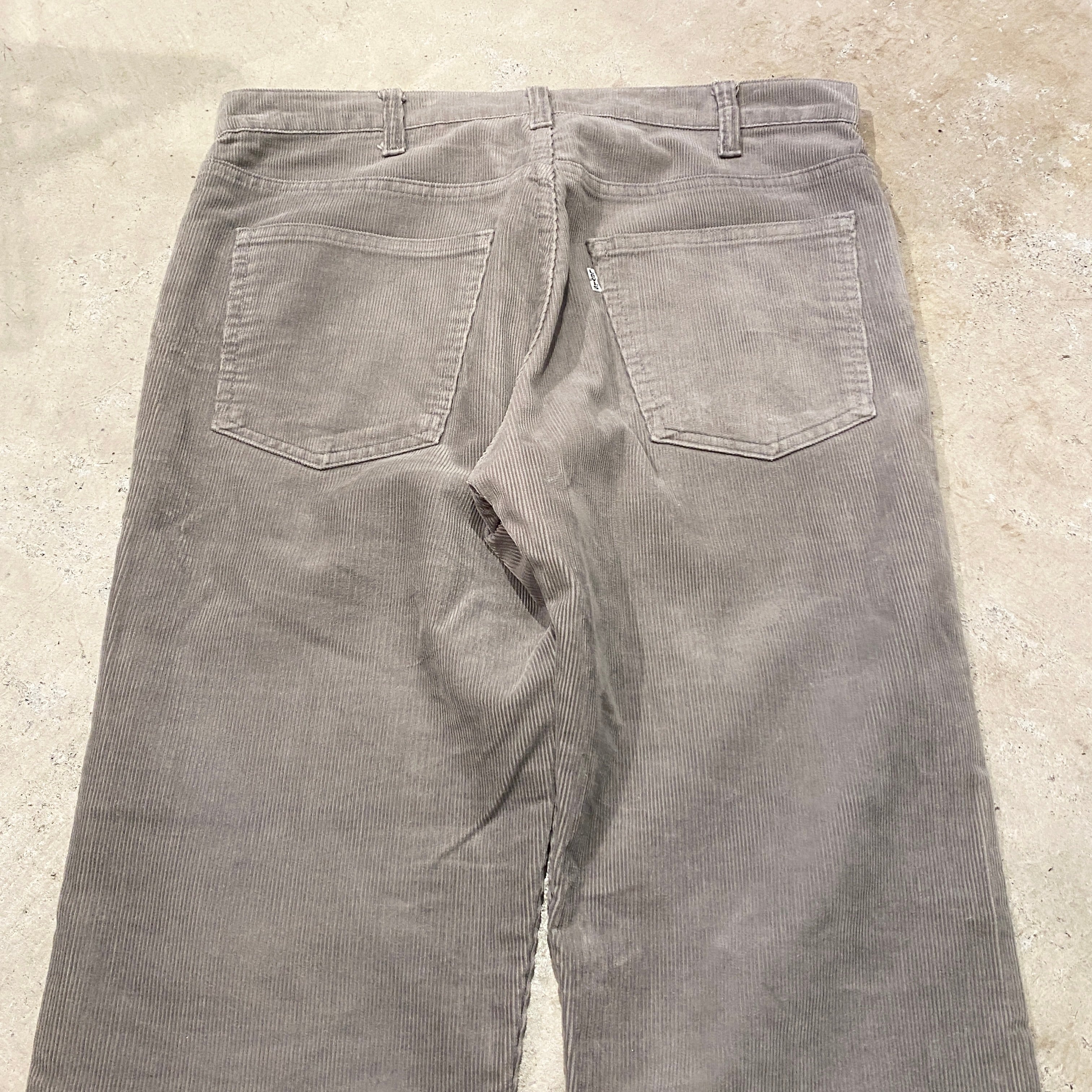 Pantalon En Velours Côtelé Levi's Vintage Clothing 1919 - Neuf Avec étiquettes - Taille W30 - Couleur Marron