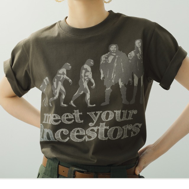 進化の系譜 グラフィック Tシャツ   F0022