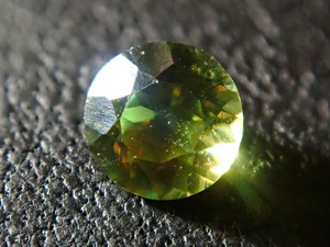 パキスタン産クロムスフェーン 0.182ct
