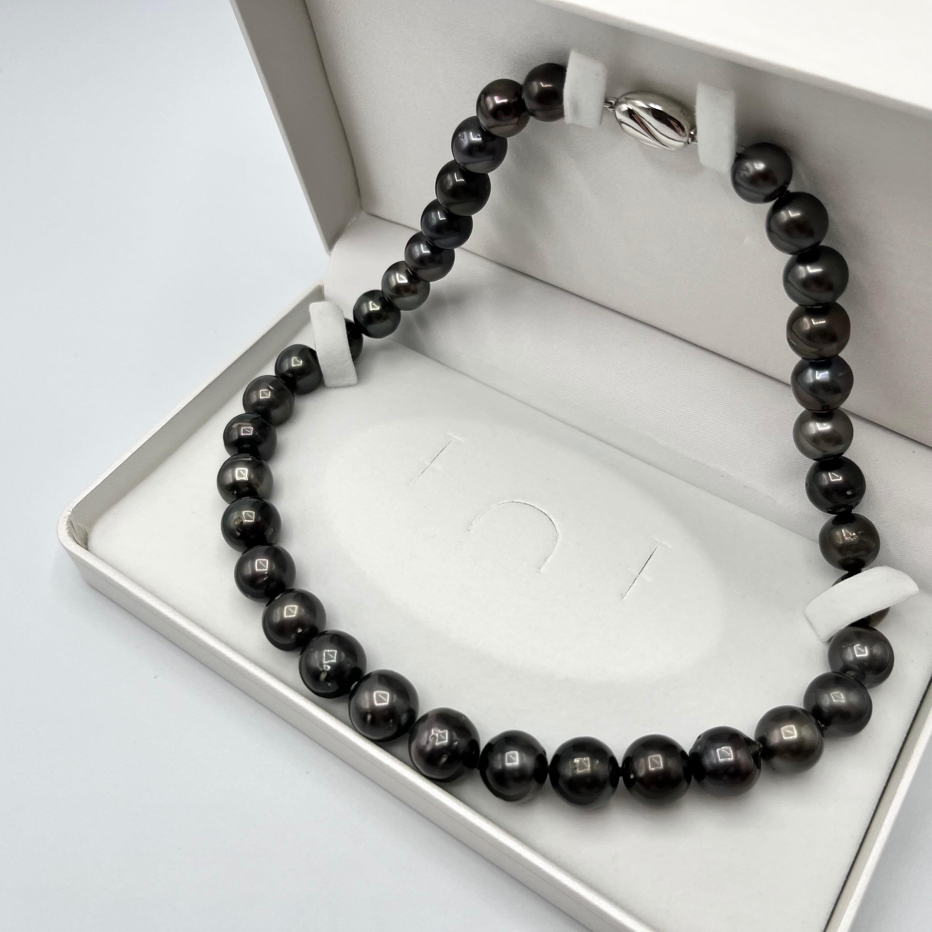 黒蝶真珠ネックレス 10.0-13.5mm | OISE JEWELRY オンラインショップ