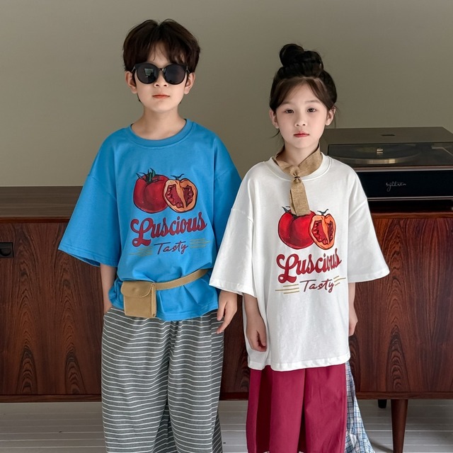 《取寄》デリシャストマトTシャツ （ホワイト／ブルー） KMAI 2025夏 韓国子供服 トップス カットソー Tシャツ 半袖 プリントT オーバーサイズ TOMATO （90~150cm）