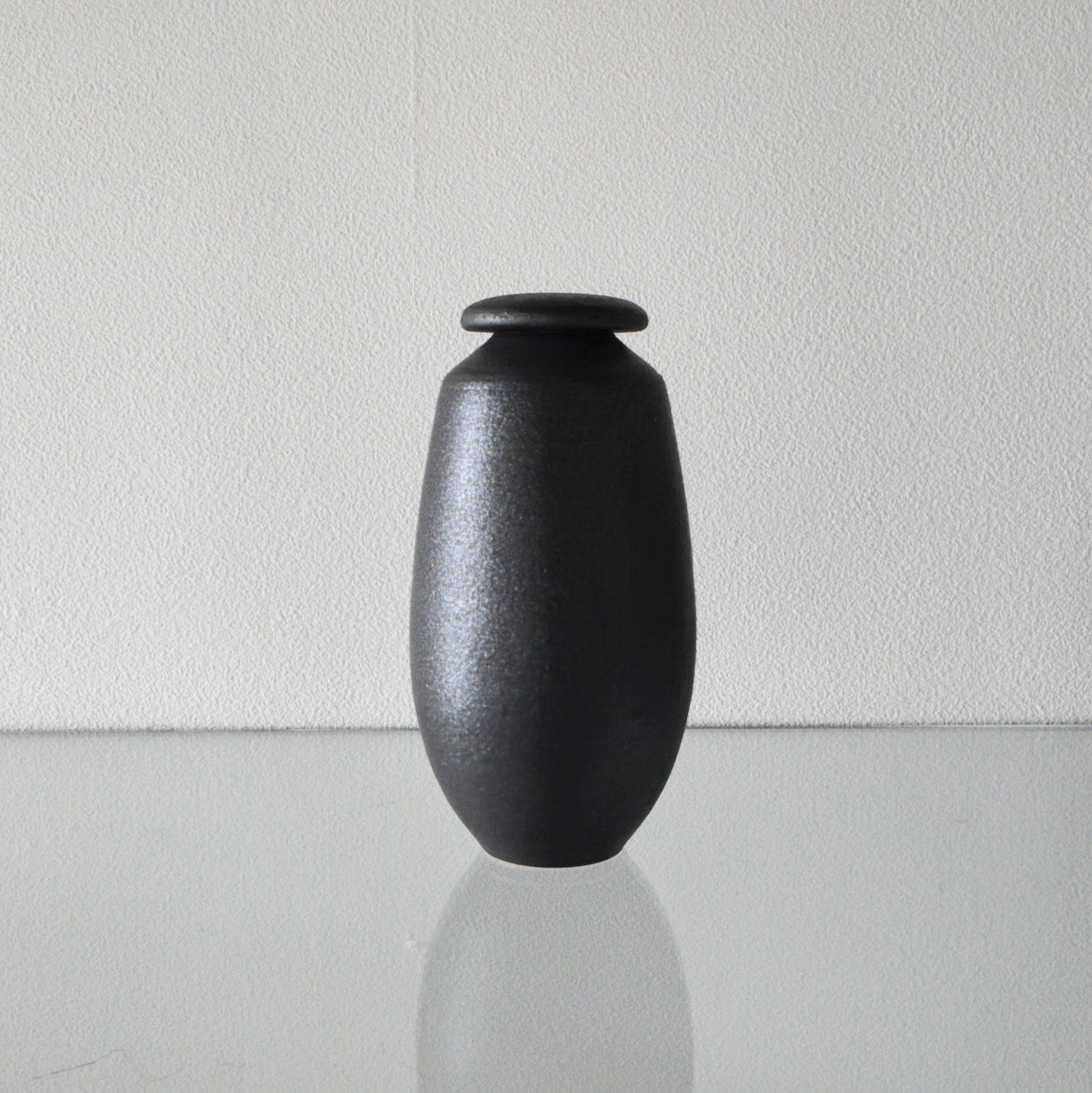 【LIMITED】小野俊 / フタモノ花器(手なり)黒 S