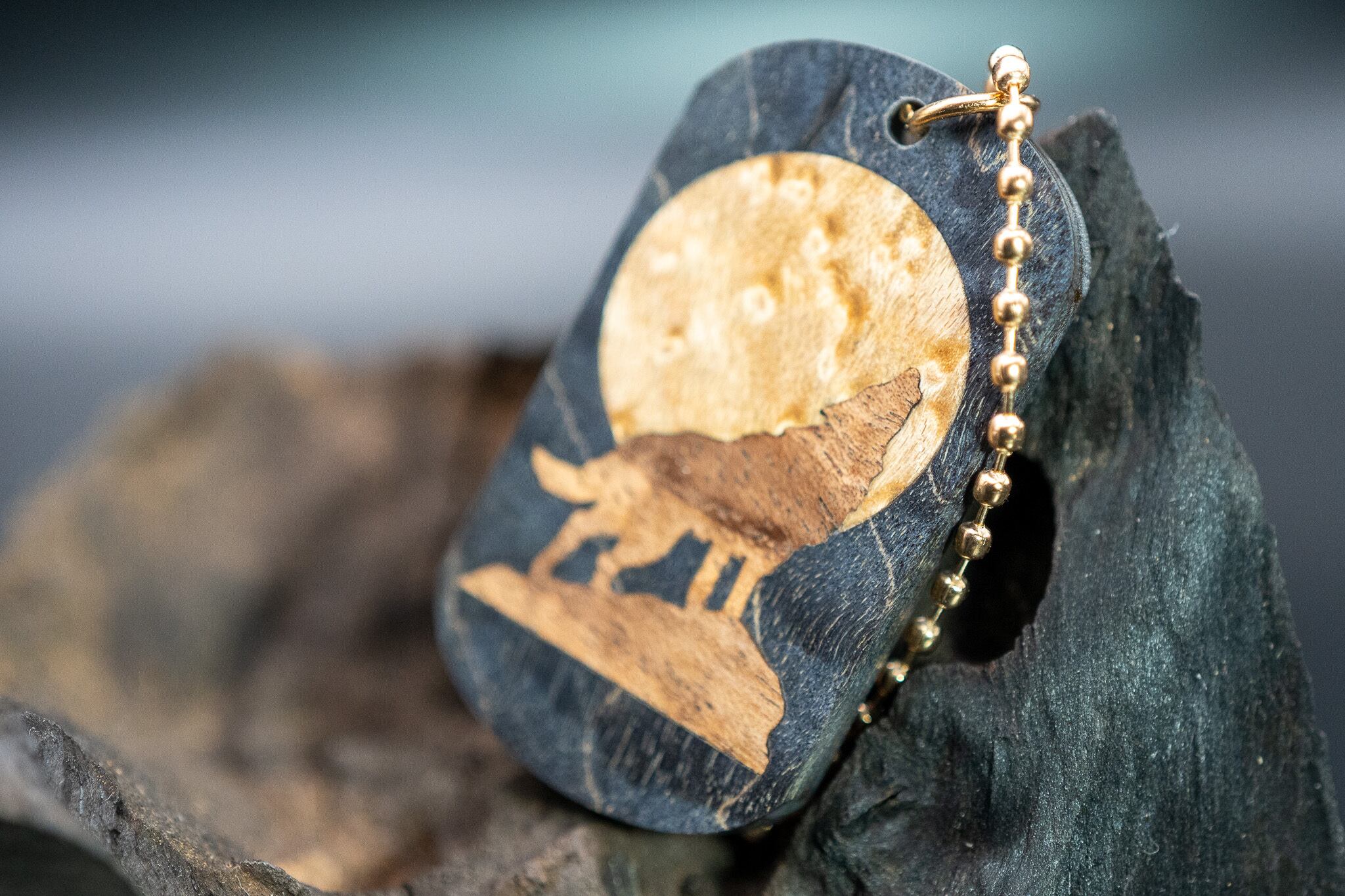 スタビライズウッド 楓 ドッグタグ 象嵌 月と狼