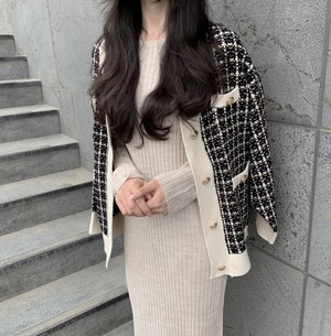 トップス レディース 送料無料 カーディガン ニット ジャケット ノーカラージャケット ツイード風 チェック ゴールドボタン オーバーサイズ 襟なし インスタ トレンド 羽織 ガウン コート JK フェミニン パイピング ブラック ホワイト モノトーン かわいい きれいめ かっこいい おしゃれ 小顔見せ 着瘦せ 体形カバー オフィス 通勤 OL 女子会 お出かけ イベント パーティー お呼ばれ ゆったり モテ デート レトロ 白 黒