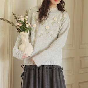 デイジーコサージュニットトップス ・8704 デイジーコサージュニットトップス ・8704