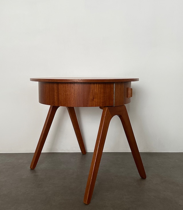 Sewing table / ST023