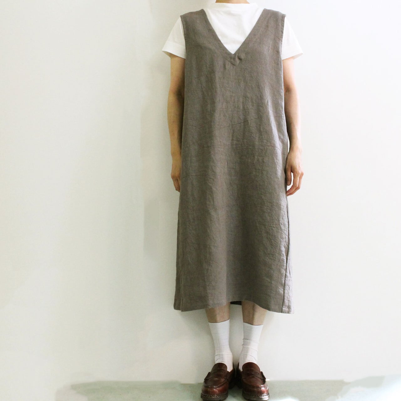 YARRA (ヤラ）　YR-204-025　ラミーリネンVネックジャンスカ　麻素材のジャンパースカート