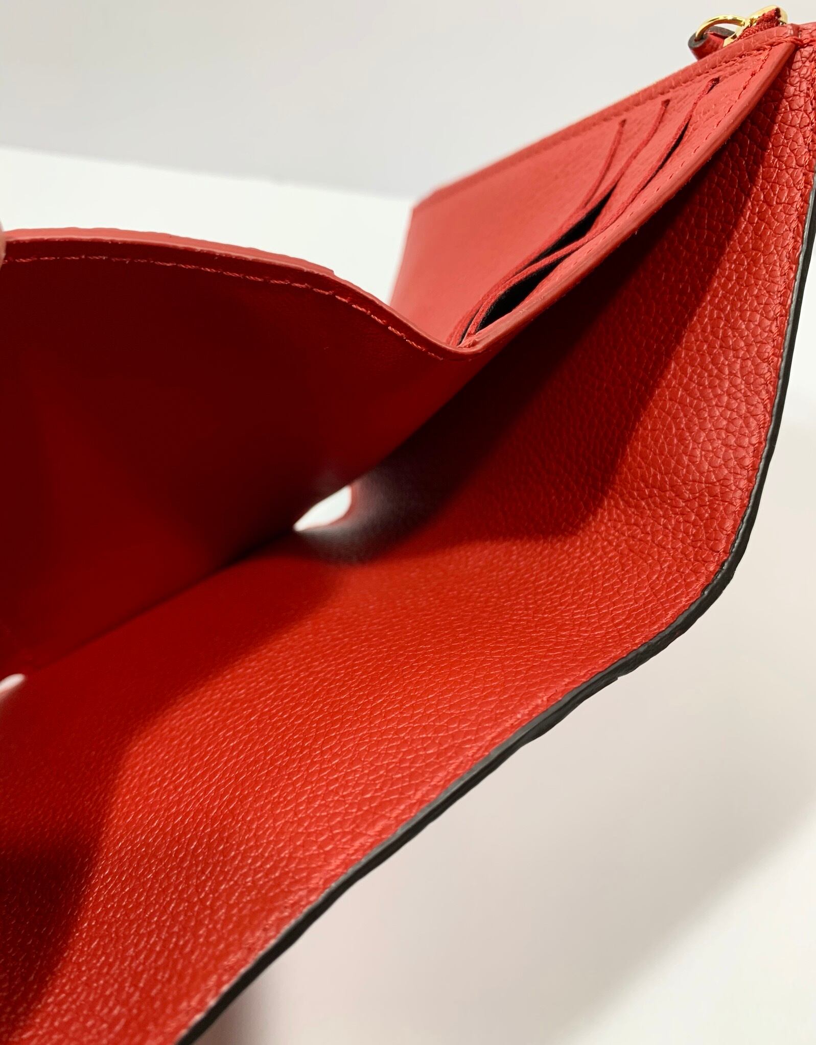 Louis Vuitton 推出「Rain」系列雨靴，運動型這款根本就是日常單品！ - POPBEE