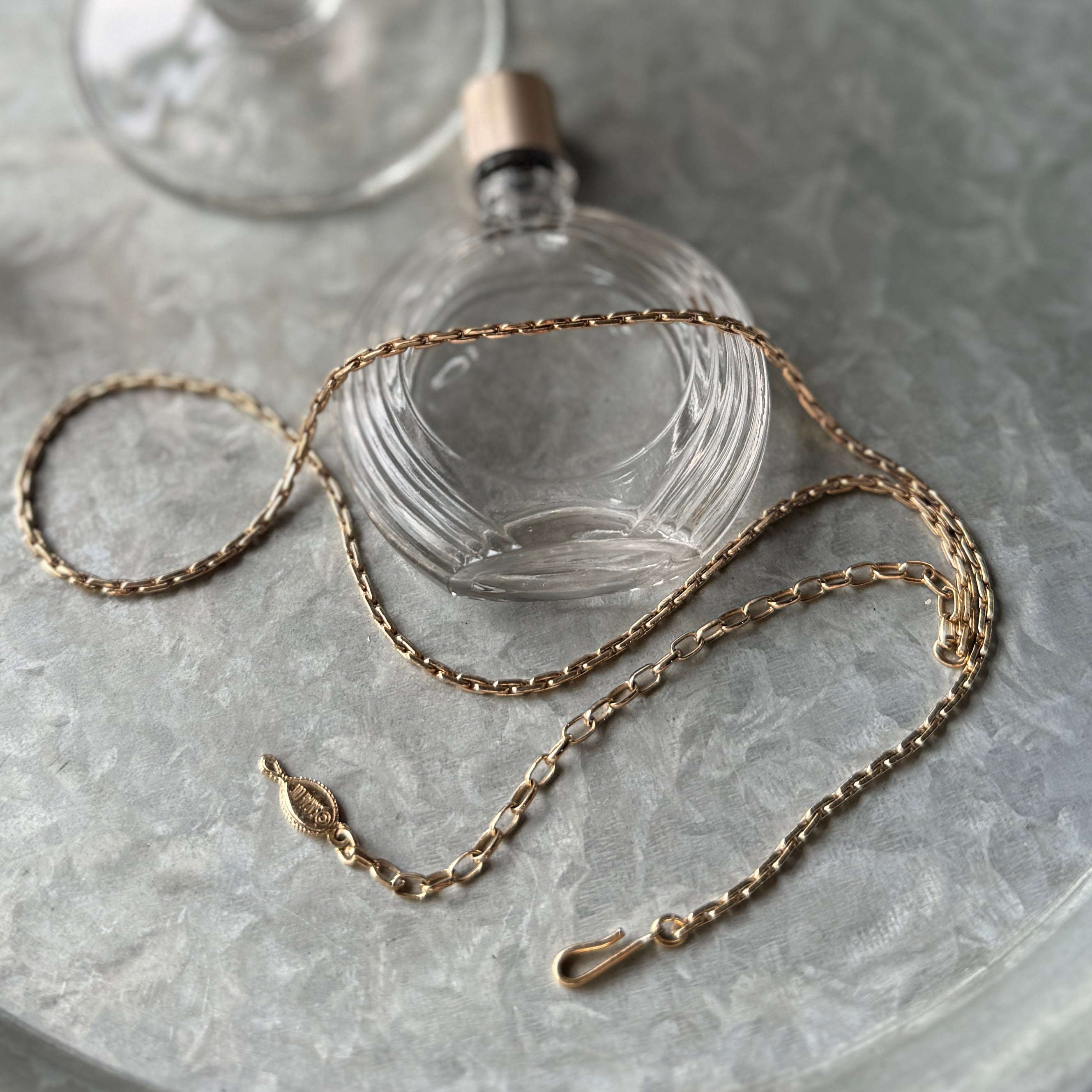N187-ヴィンテージネックレス U.S.A. 1980s Gold Tone Necklace with