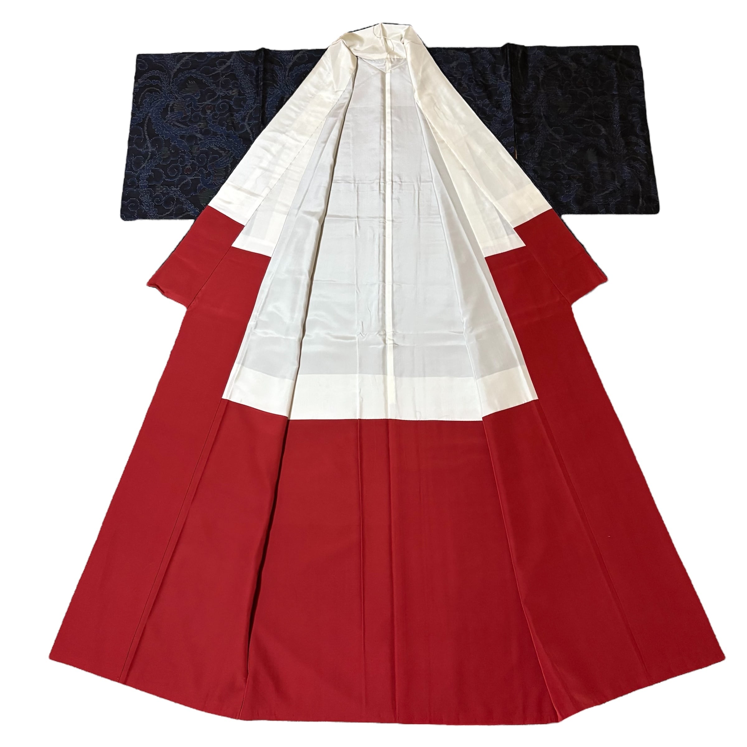 着物ふぁんた■本場染大島紬　横段　樹下鳥獣文　鹿　鳳凰　瑞鳥　訪問着 y5355 本場大島紬 着物 「うさぎ文様」 | 特選きものコレクション