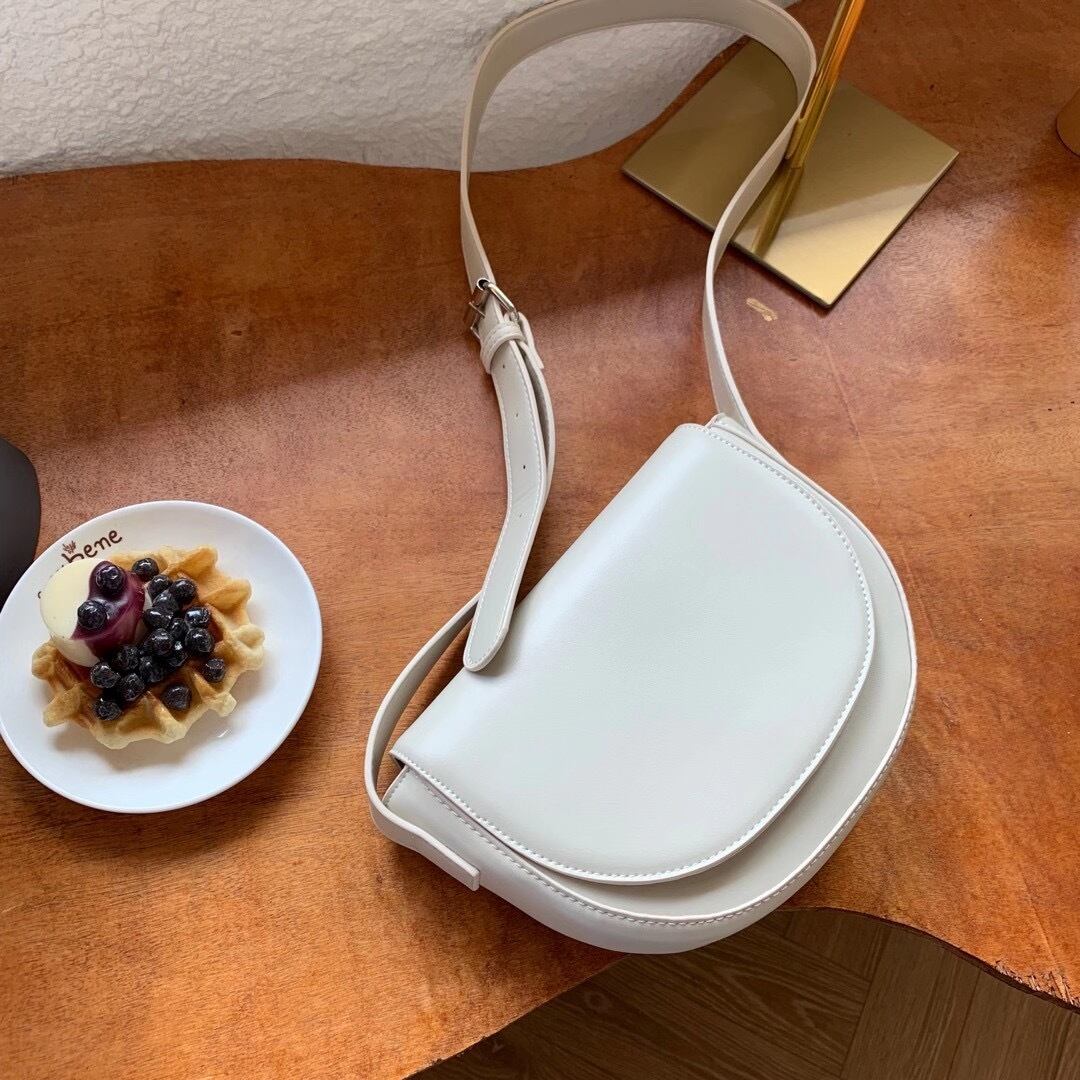 セミサークルショルダーバッグ