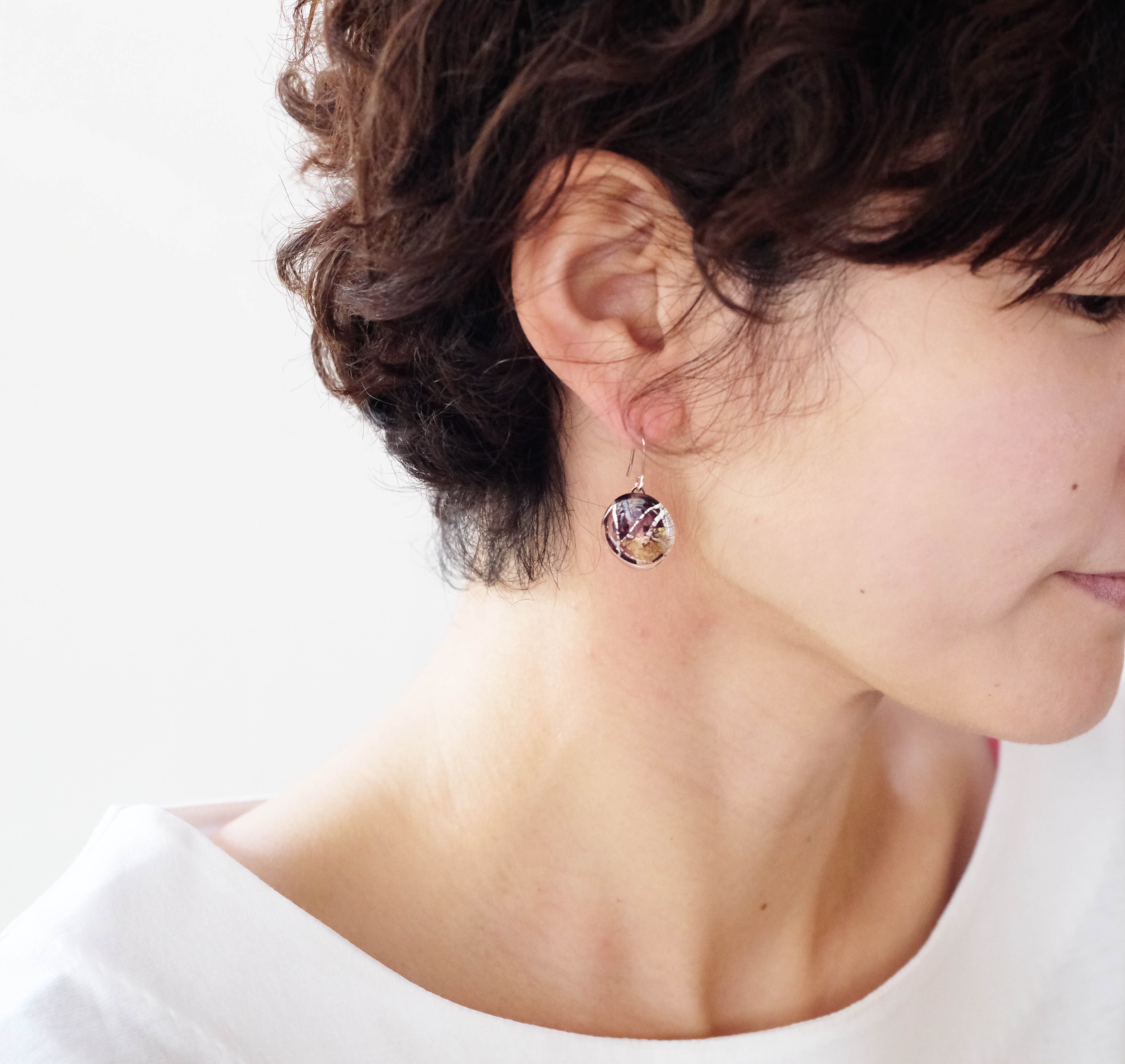 紫 と 金銀箔 の ピアス