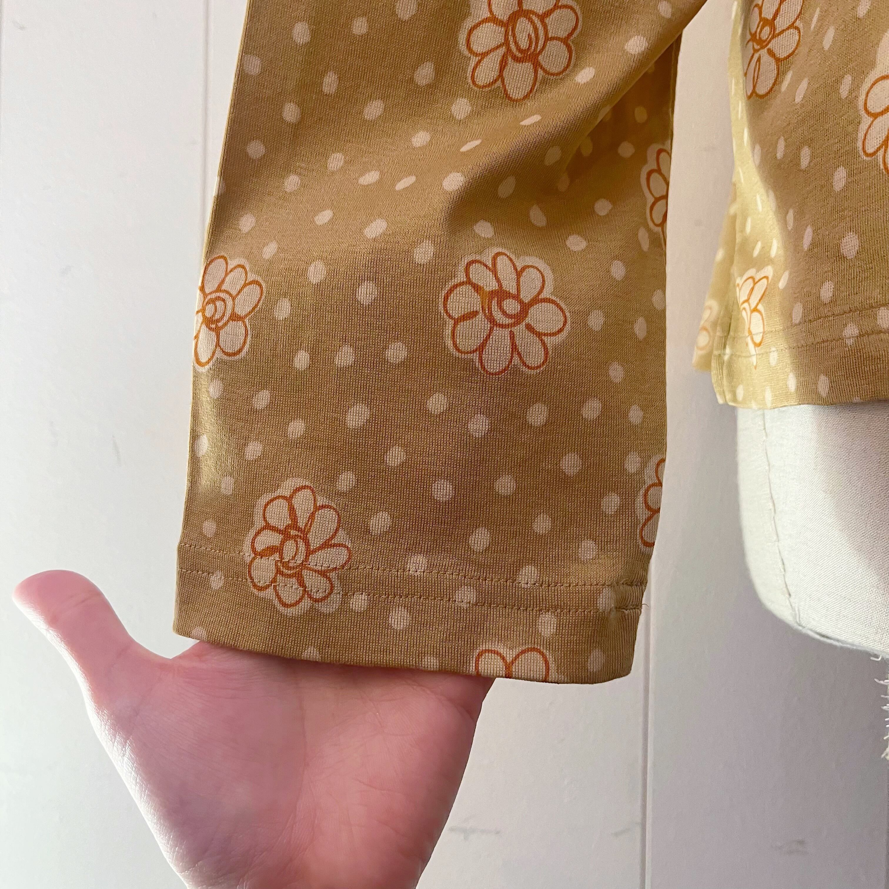 handwriting flower dot printed blouse