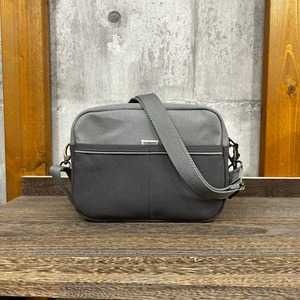 .+＊square shoulder Bag 〈 濃グレー×アスファルトグレー 〉
