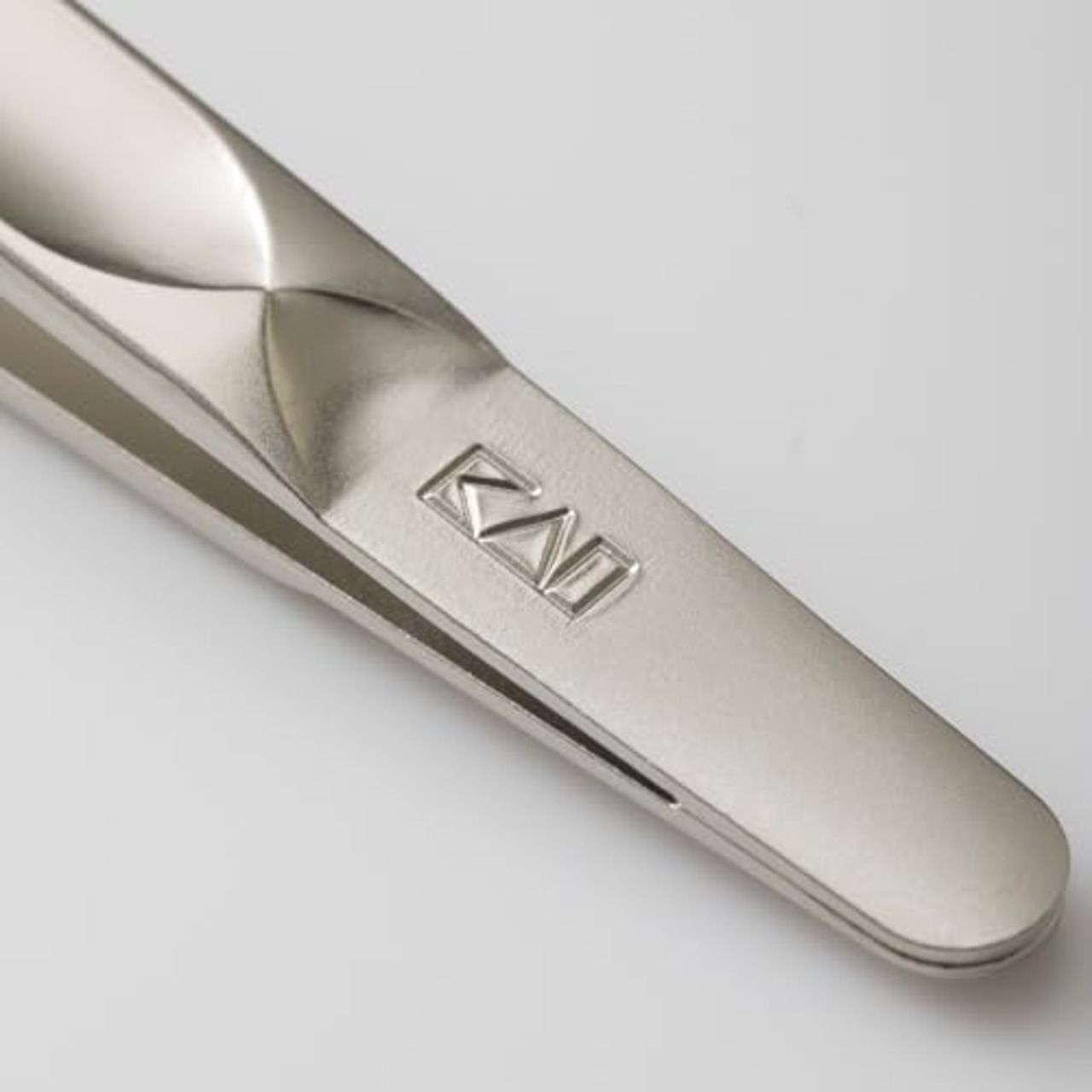 貝印 KAI 先が丸い 毛抜き 優しい肌当たり ピンセット用 広範囲 くぼみ KQ3211