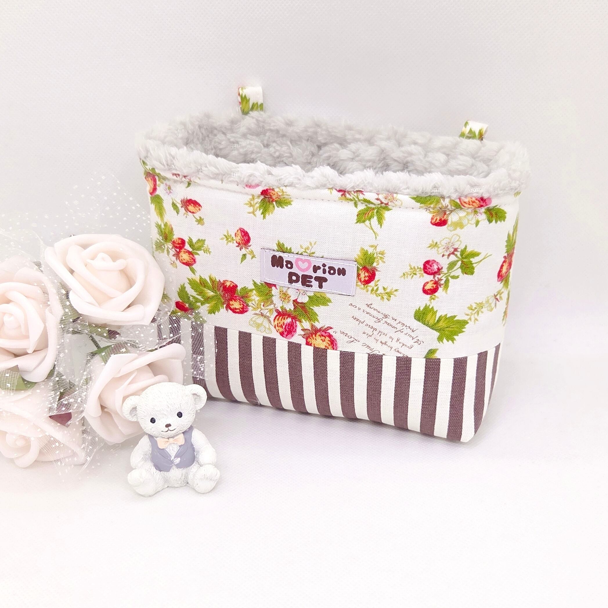 モモンガポーチ/スクエアポーチM♡ナチュラルストロベリー×5mmストライプ ホワイト 白 茶色 ブラウン パイナップルボア 春夏秋冬