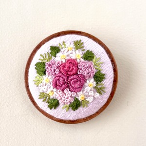 アンティークピンクバラ刺繍 ブローチ