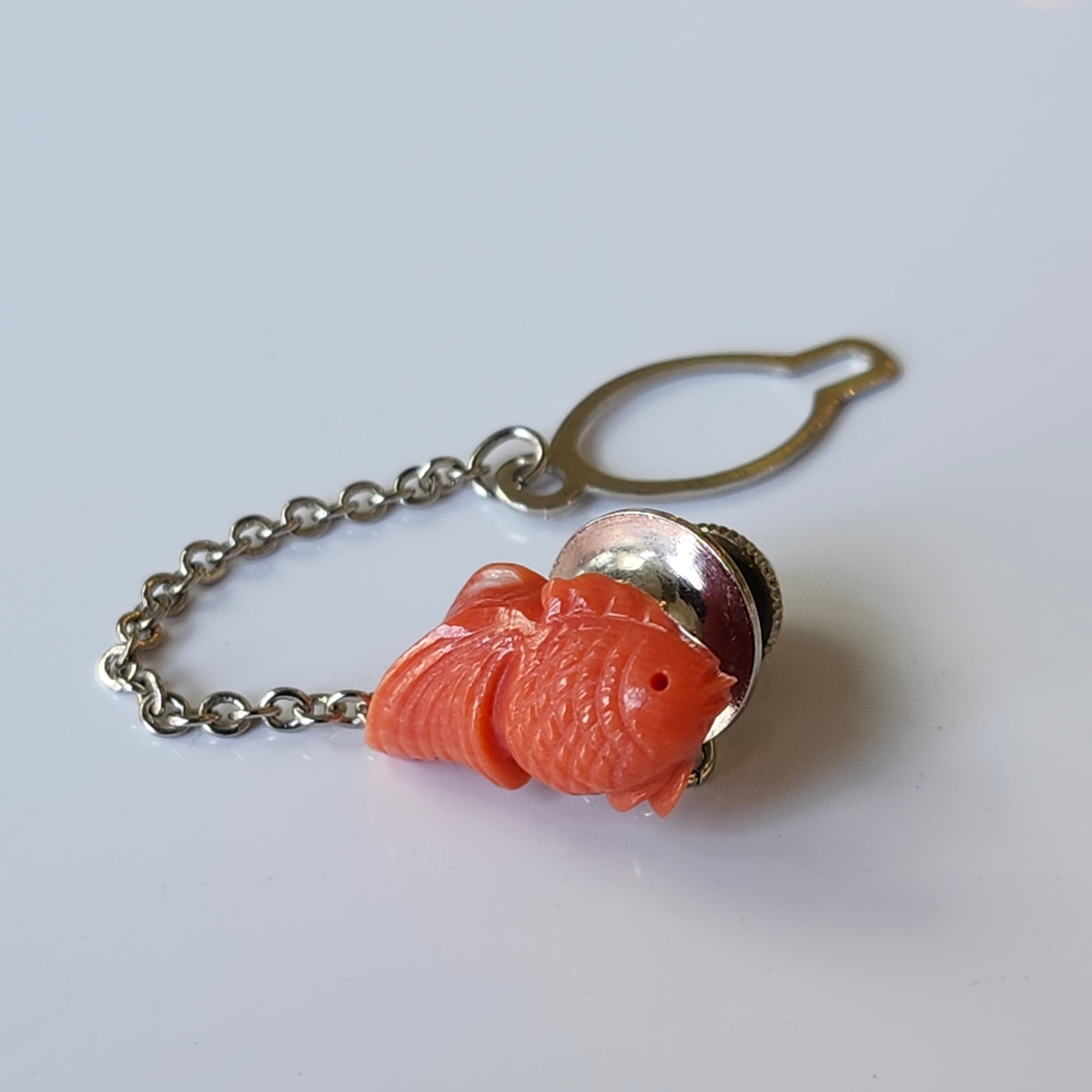 金魚のタイタック 桃色珊瑚彫刻 025 【商品紹介動画が商品説明からご覧