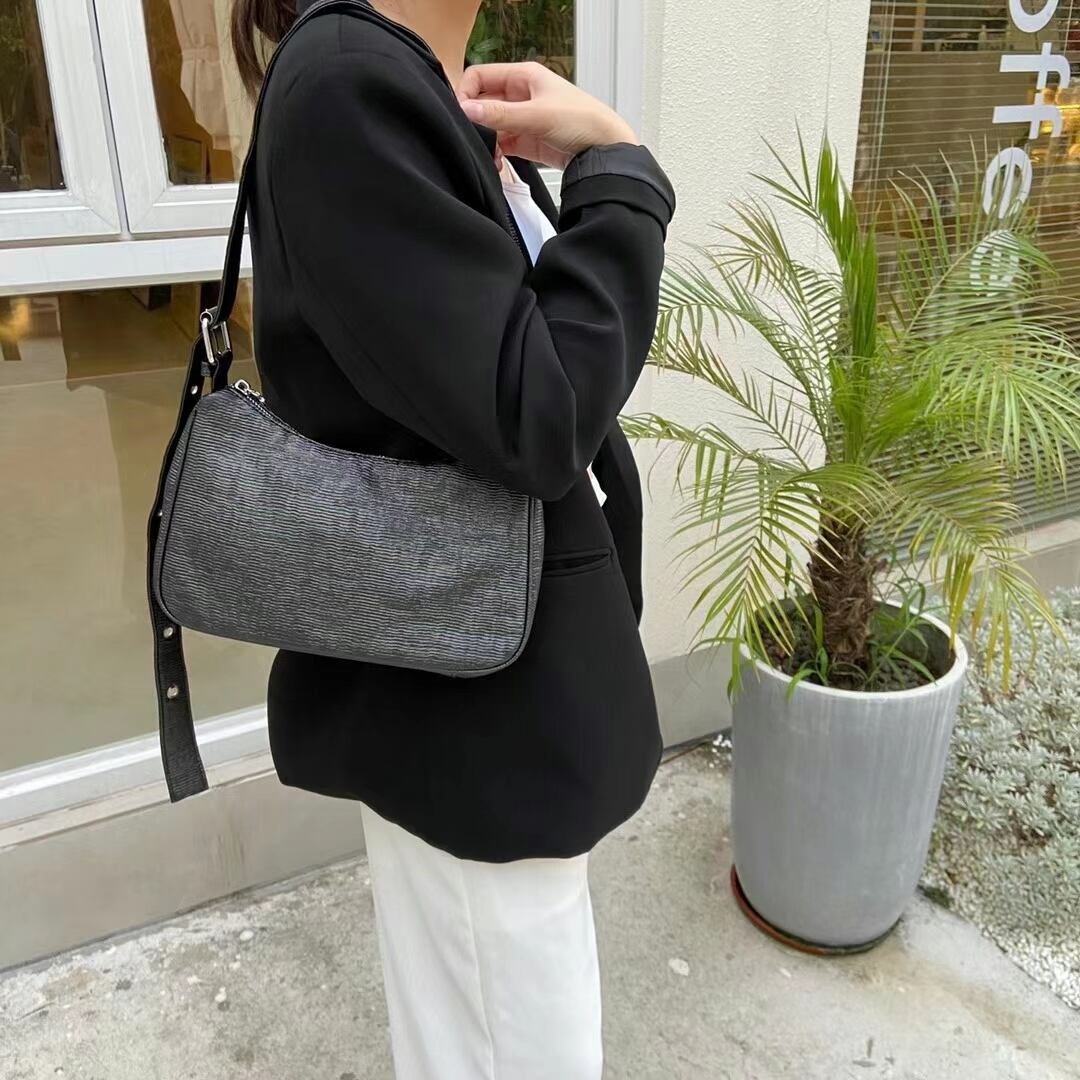 シャイニーハンドバッグ　AS19-8101