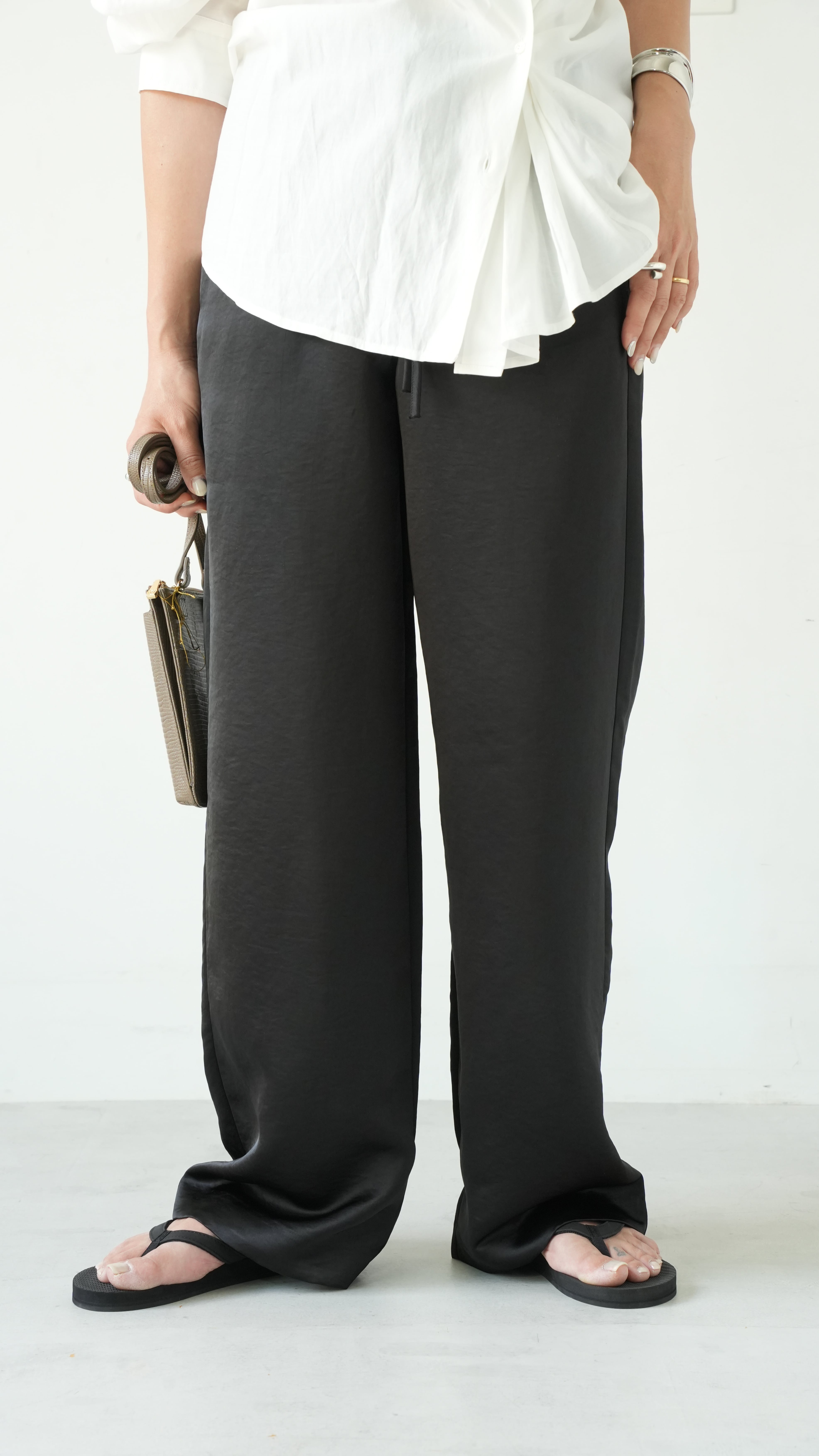 GLOSSY SATIN PANTS