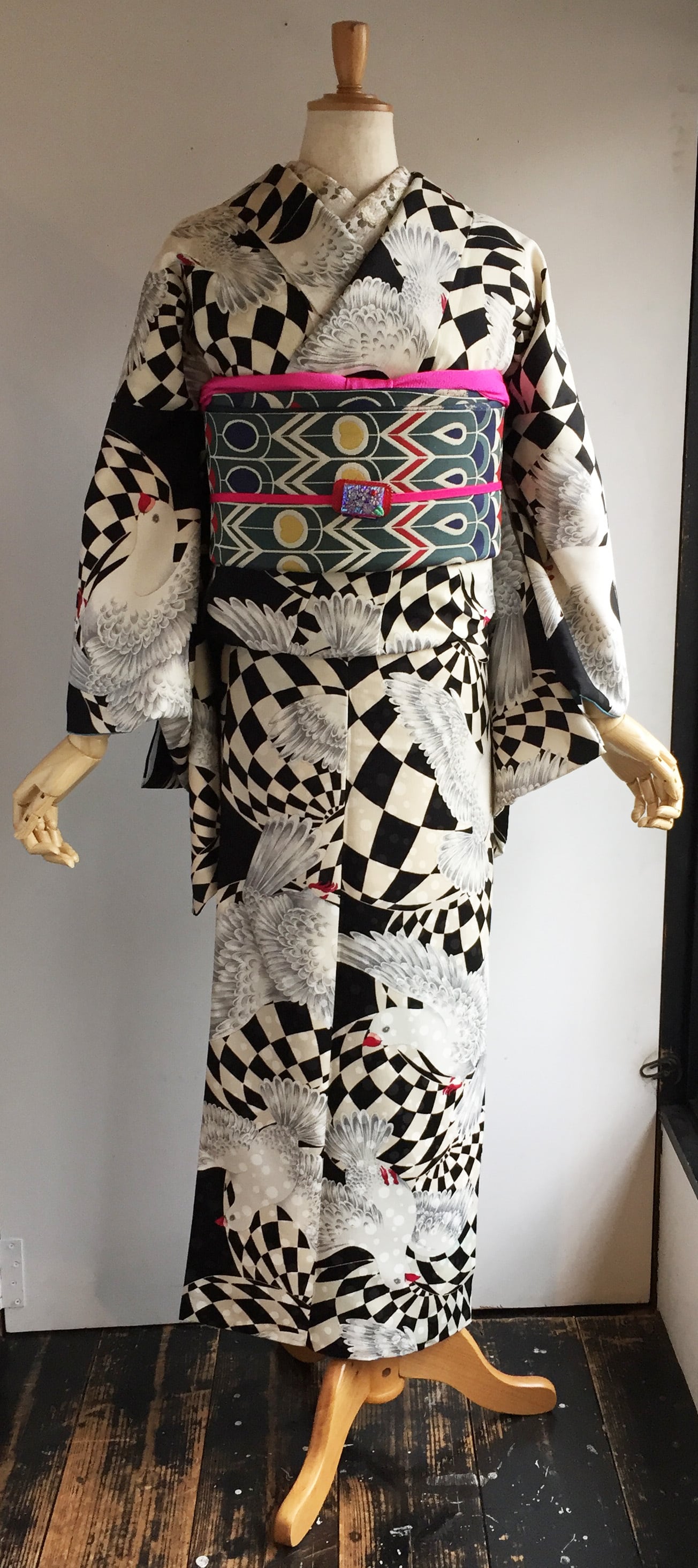 よ*る様 重宗玉緒　鳩柄ポリエステル小紋　赤×青緑 M寸即納品あり】鳩柄ポリエステル小紋 赤×青緑 | 重宗玉緒 WEB SHOP