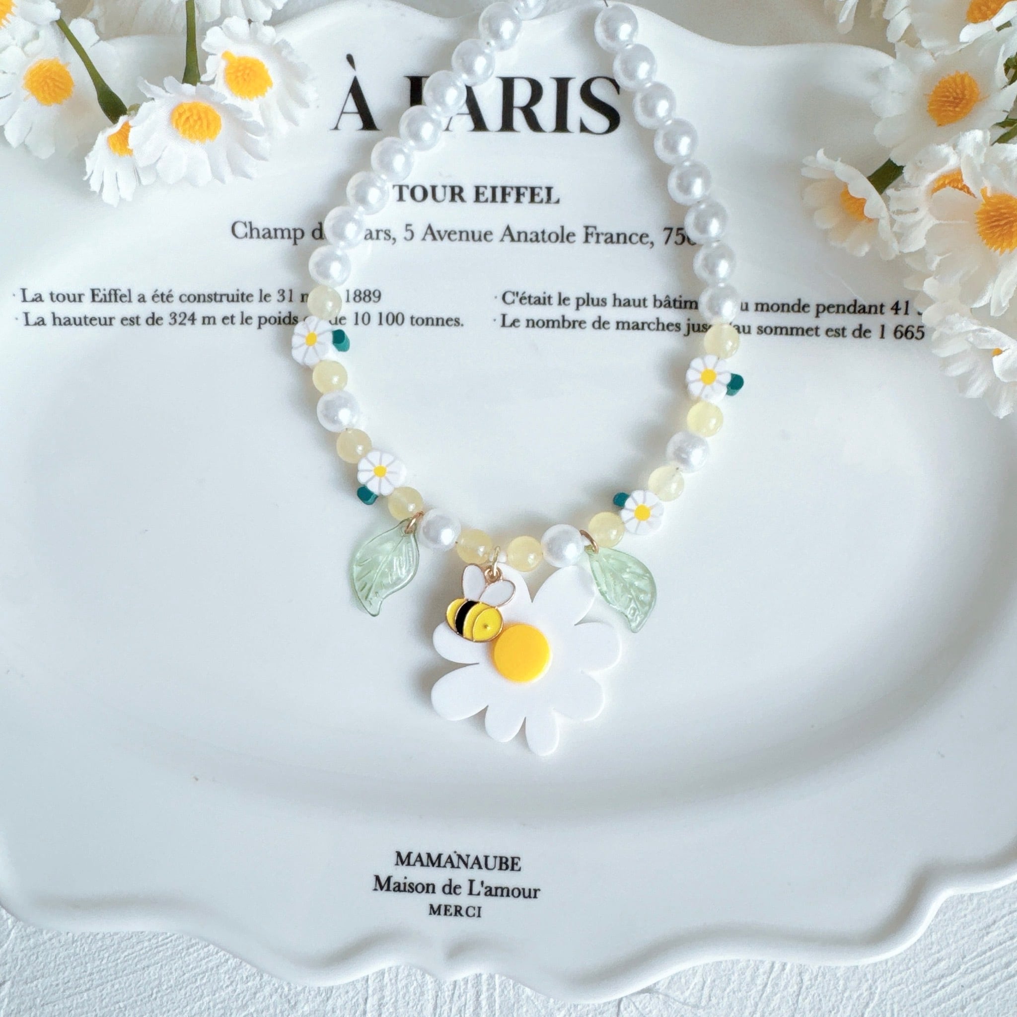 葉っぱゆらゆらのお花ネックレス