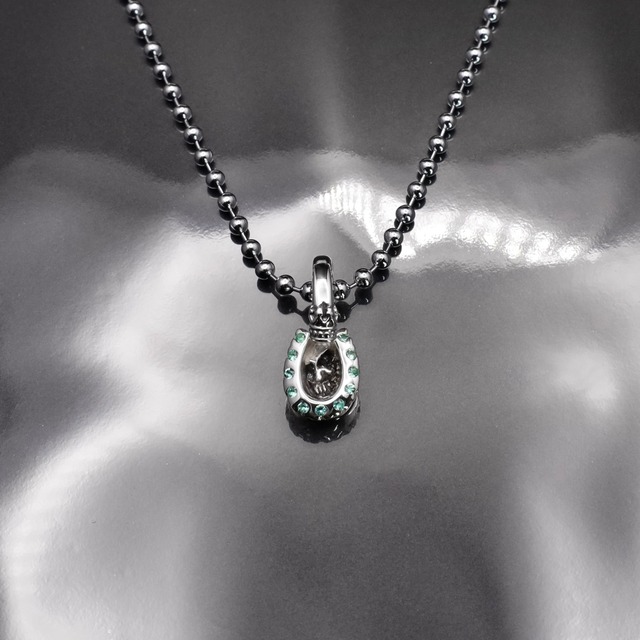 HORSESHOE : C with EMERALD PENDANT / ホースシュー : C・エメラルドペンダント
