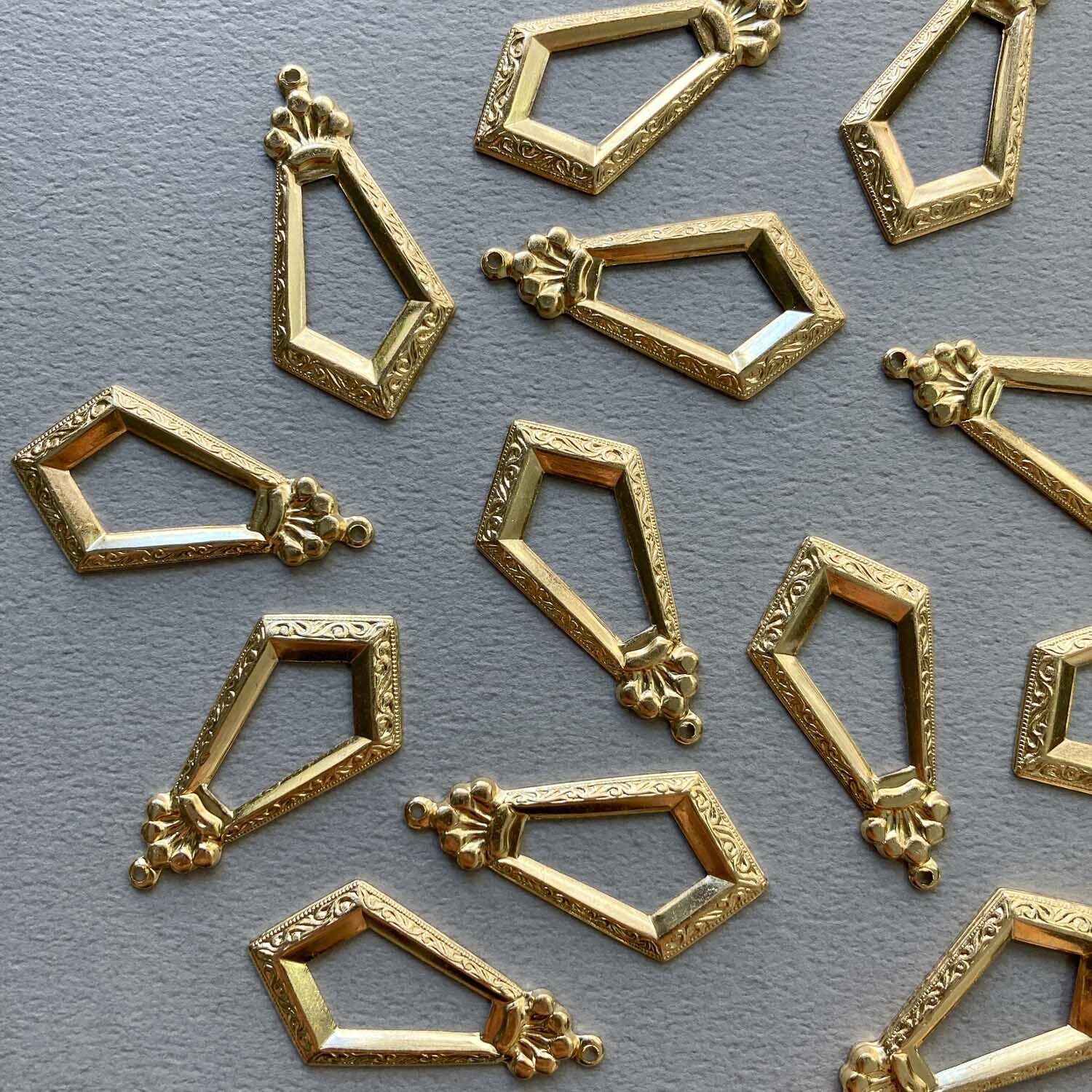 USA真鍮 ダガー風フープチャーム